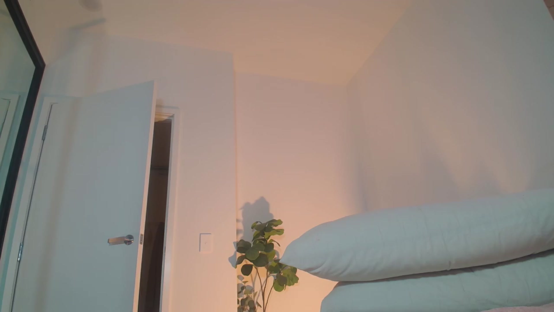 Gallery image thumbnail from Hanna_XX's myfreecams stream on, 08/16/2026, 12:39 image 17 of 20
