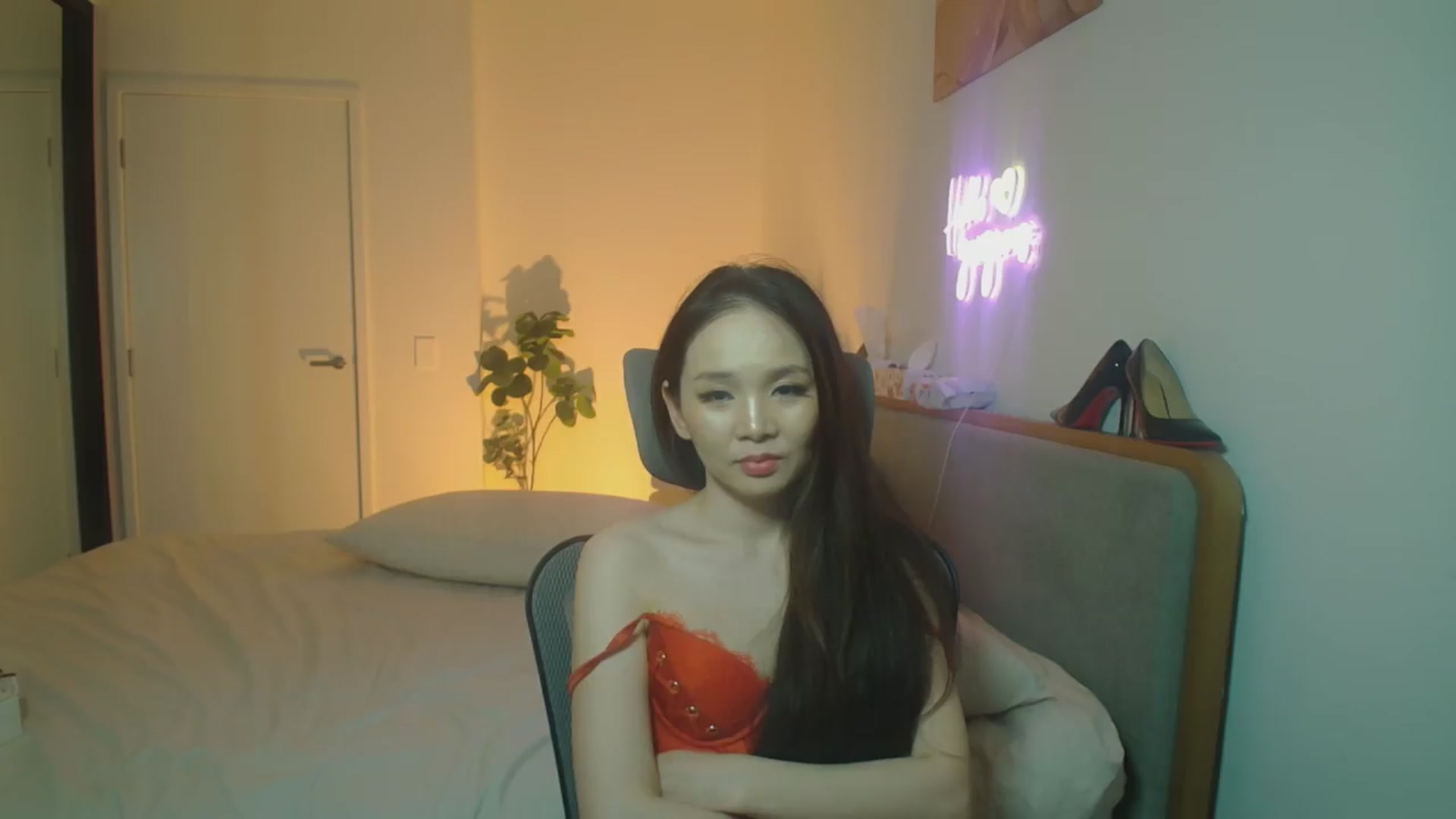 Gallery image thumbnail from Hanna_XX's myfreecams stream on, 08/29/2026, 12:49 image 16 of 20