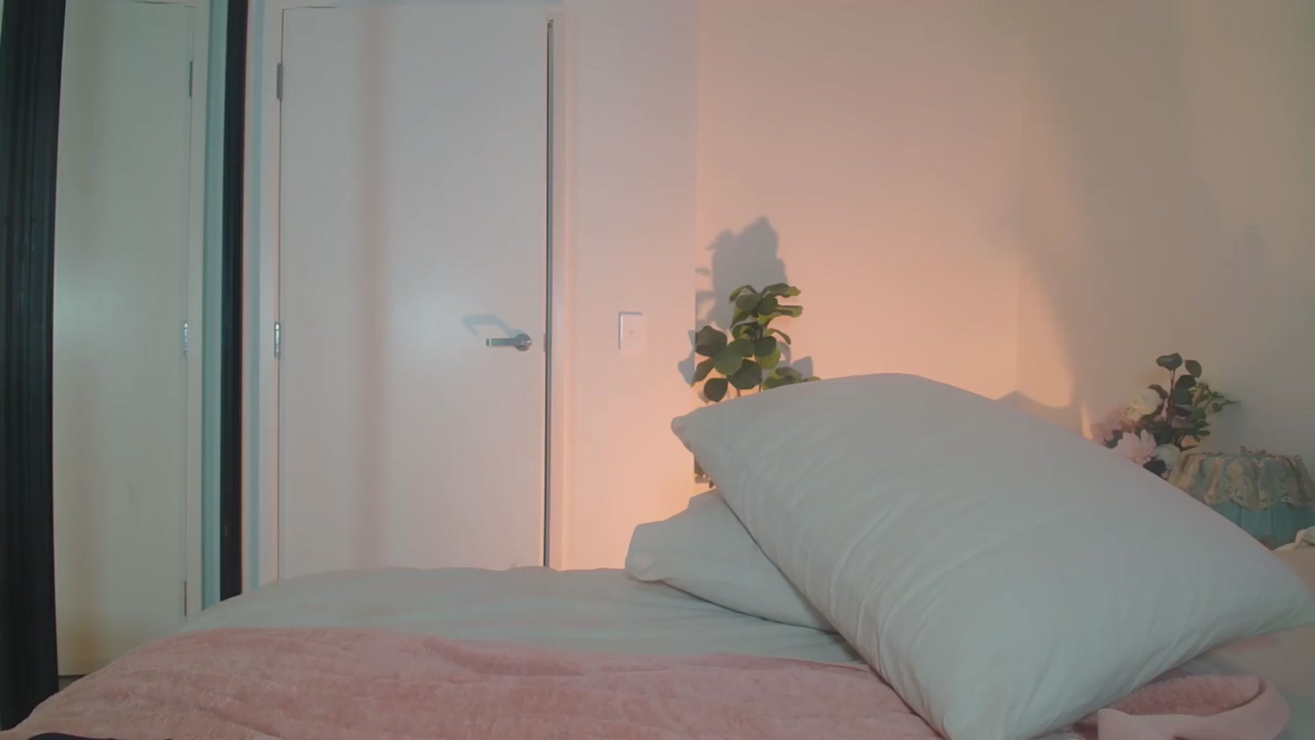 Gallery image thumbnail from Hanna_XX's myfreecams stream on, 08/30/2026, 08:50 image 6 of 20