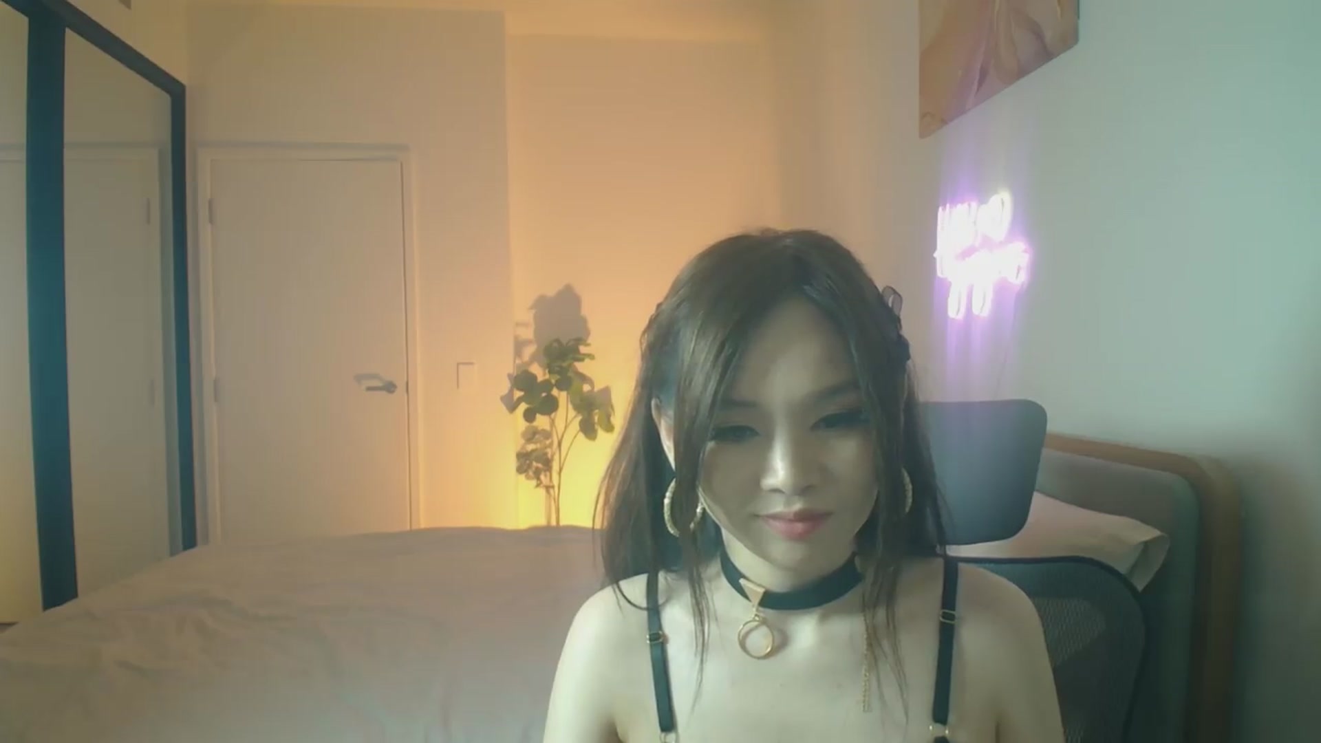 Gallery image thumbnail from Hanna_XX's myfreecams stream on, 08/30/2026, 12:27 image 8 of 20