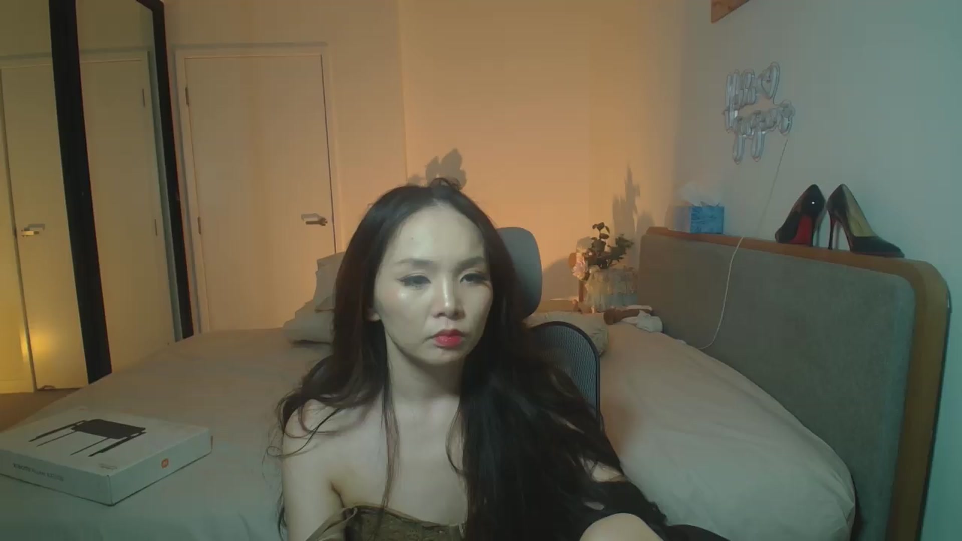 Gallery image thumbnail from Hanna_XX's myfreecams stream on, 09/03/2026, 12:07 image 9 of 20