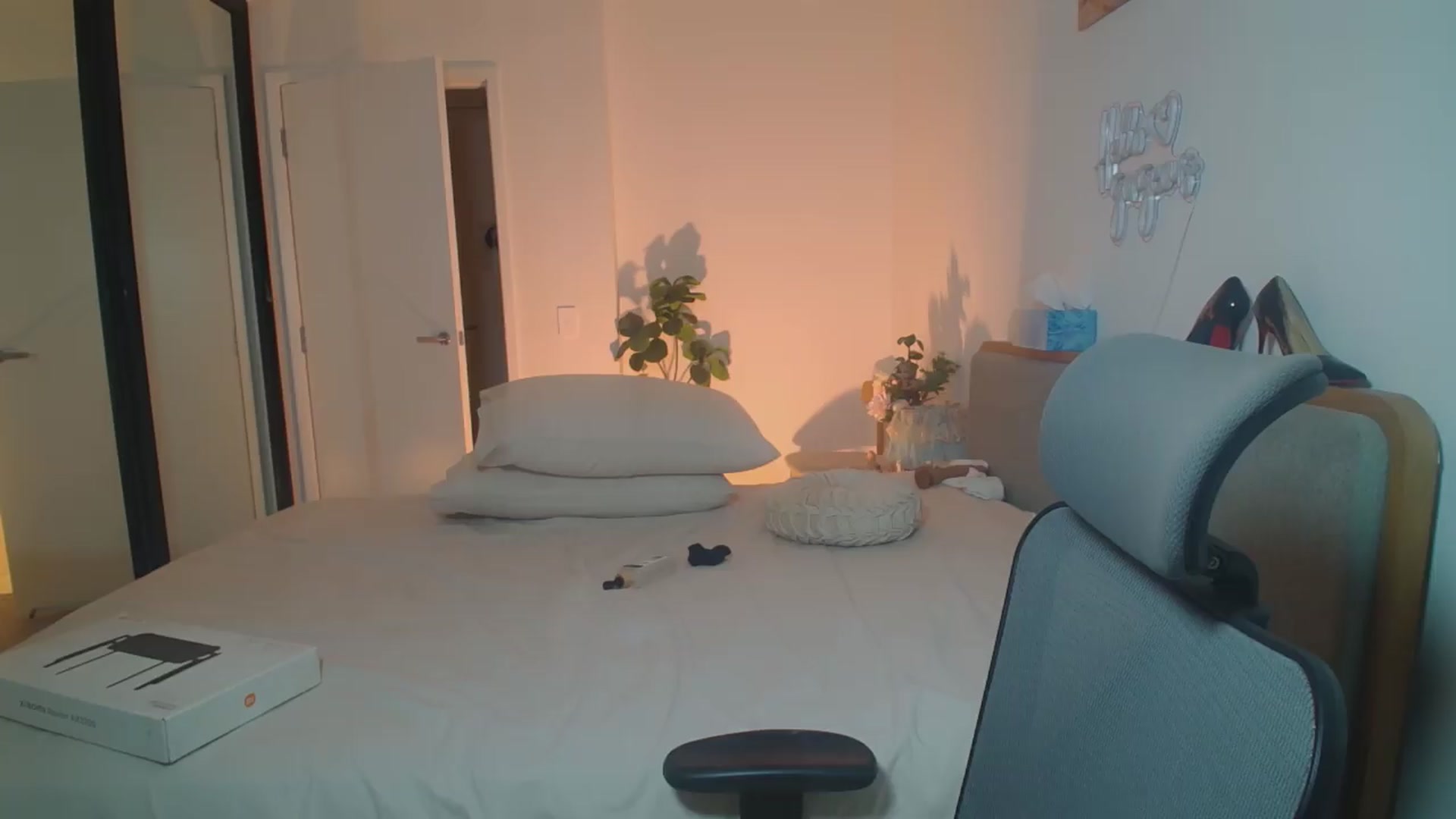Gallery image thumbnail from Hanna_XX's myfreecams stream on, 09/03/2026, 12:07 image 3 of 20