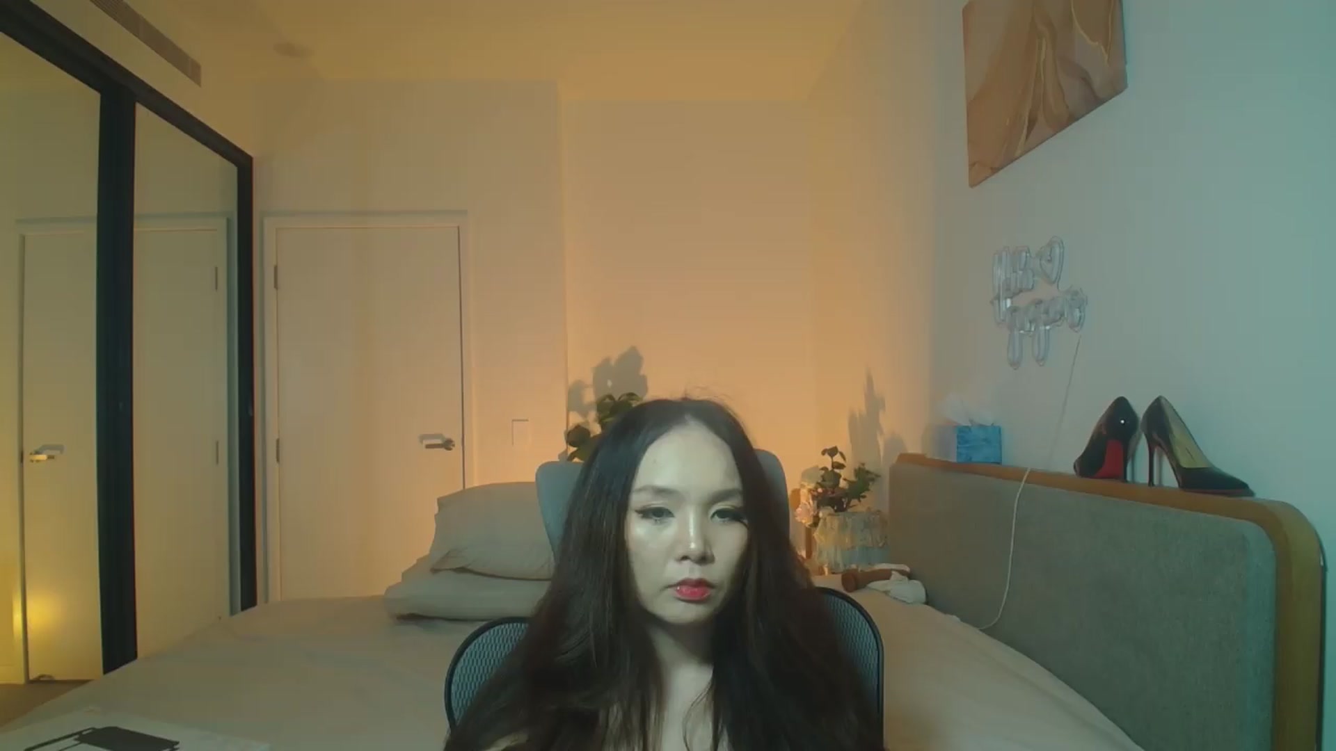 Gallery image thumbnail from Hanna_XX's myfreecams stream on, 09/03/2026, 12:07 image 13 of 20