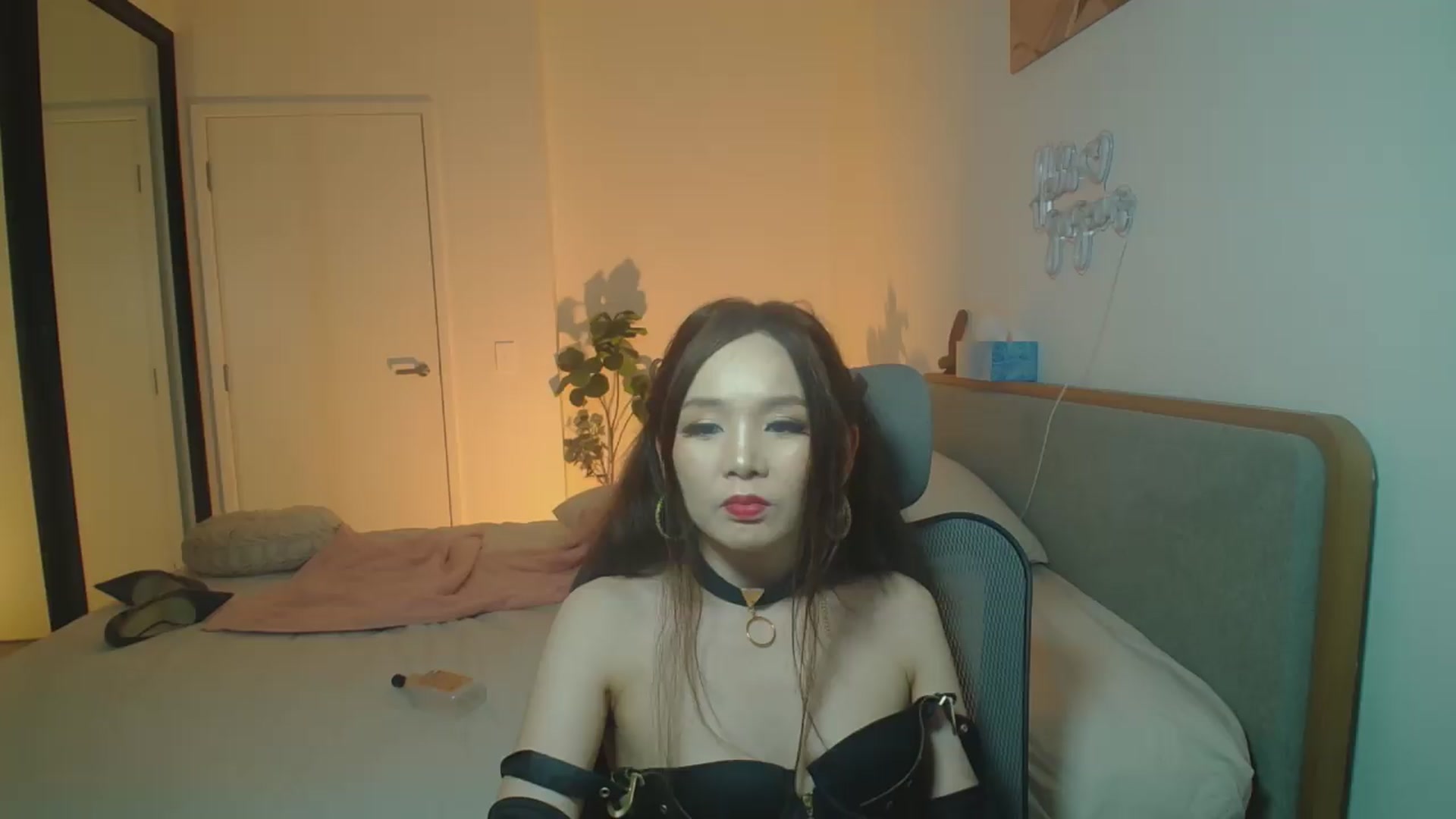 Gallery image thumbnail from Hanna_XX's myfreecams stream on, 09/04/2026, 11:14 image 20 of 20