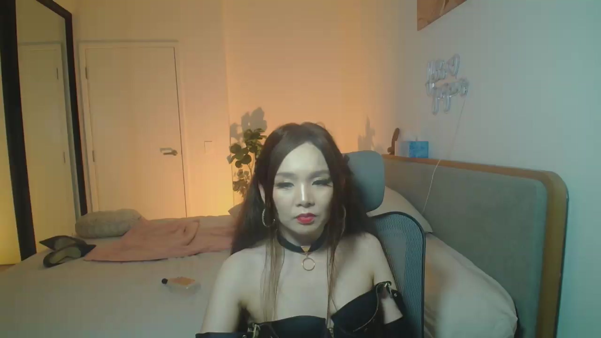 Gallery image thumbnail from Hanna_XX's myfreecams stream on, 09/04/2026, 11:14 image 17 of 20