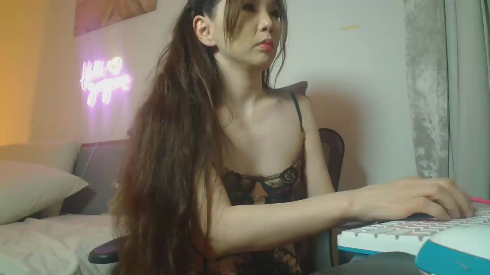 Gallery image thumbnail from Hanna_XX's myfreecams stream on, 09/07/2026, 13:09 image 12 of 20