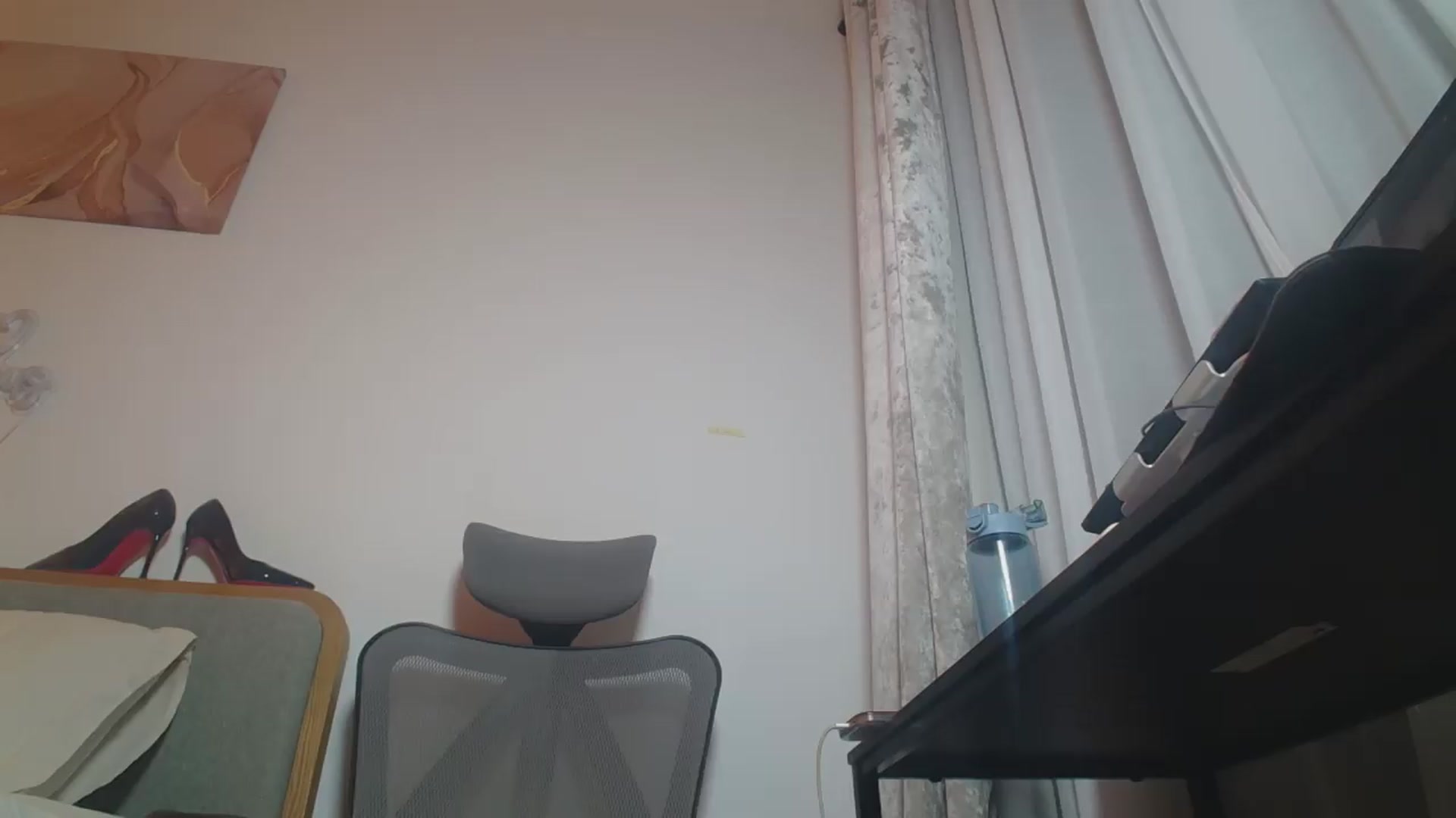 Gallery image thumbnail from Hanna_XX's myfreecams stream on, 09/08/2026, 10:42 image 14 of 20