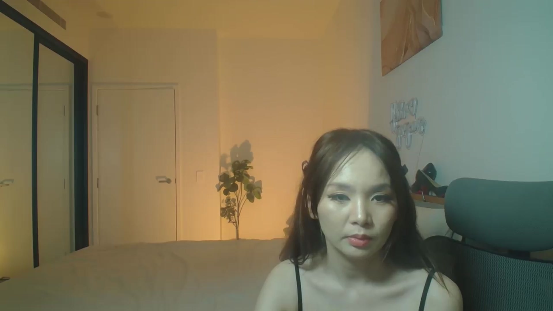 Gallery image thumbnail from Hanna_XX's myfreecams stream on, 09/12/2026, 10:35 image 4 of 20