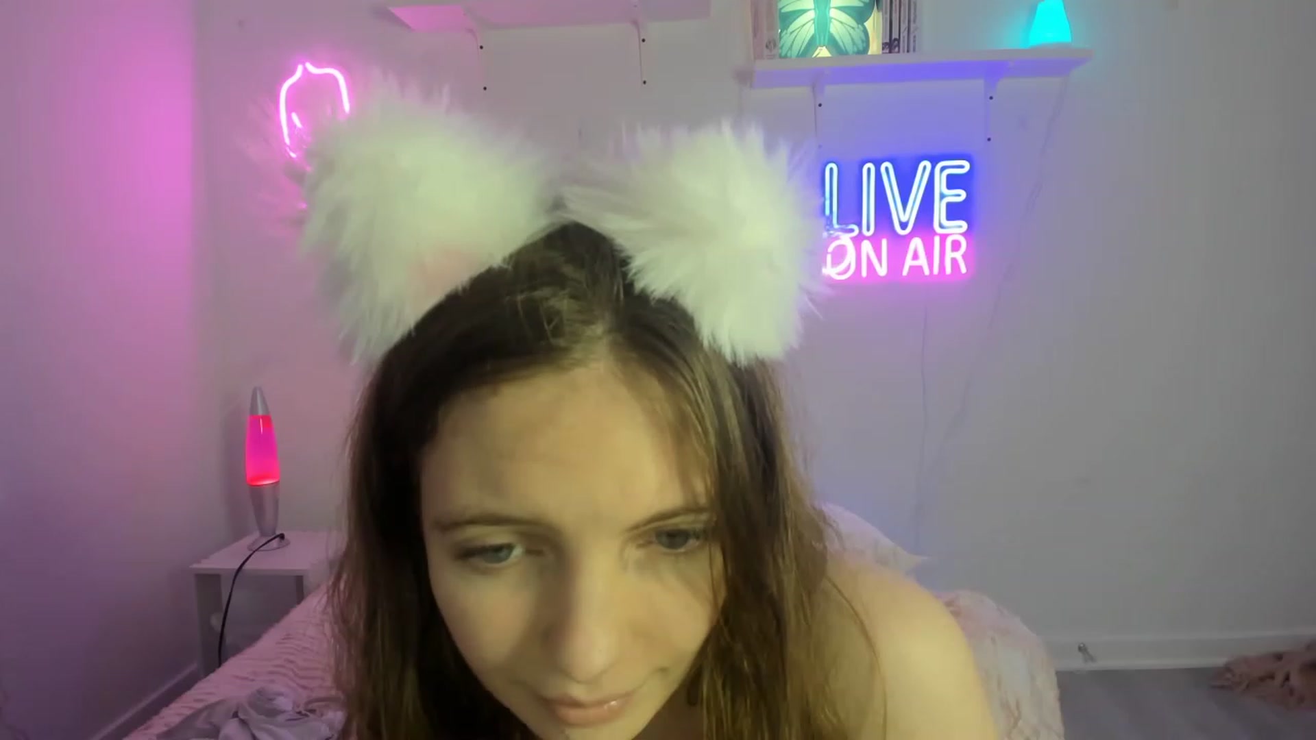Gallery image thumbnail from HannahFalls's myfreecams stream on, 11/22/2022, 03:48 image 20 of 20