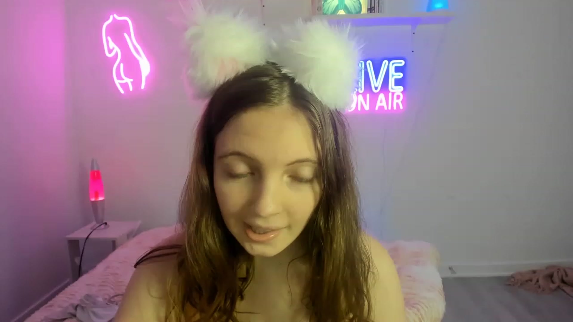 Gallery image thumbnail from HannahFalls's myfreecams stream on, 11/22/2022, 03:48 image 11 of 20
