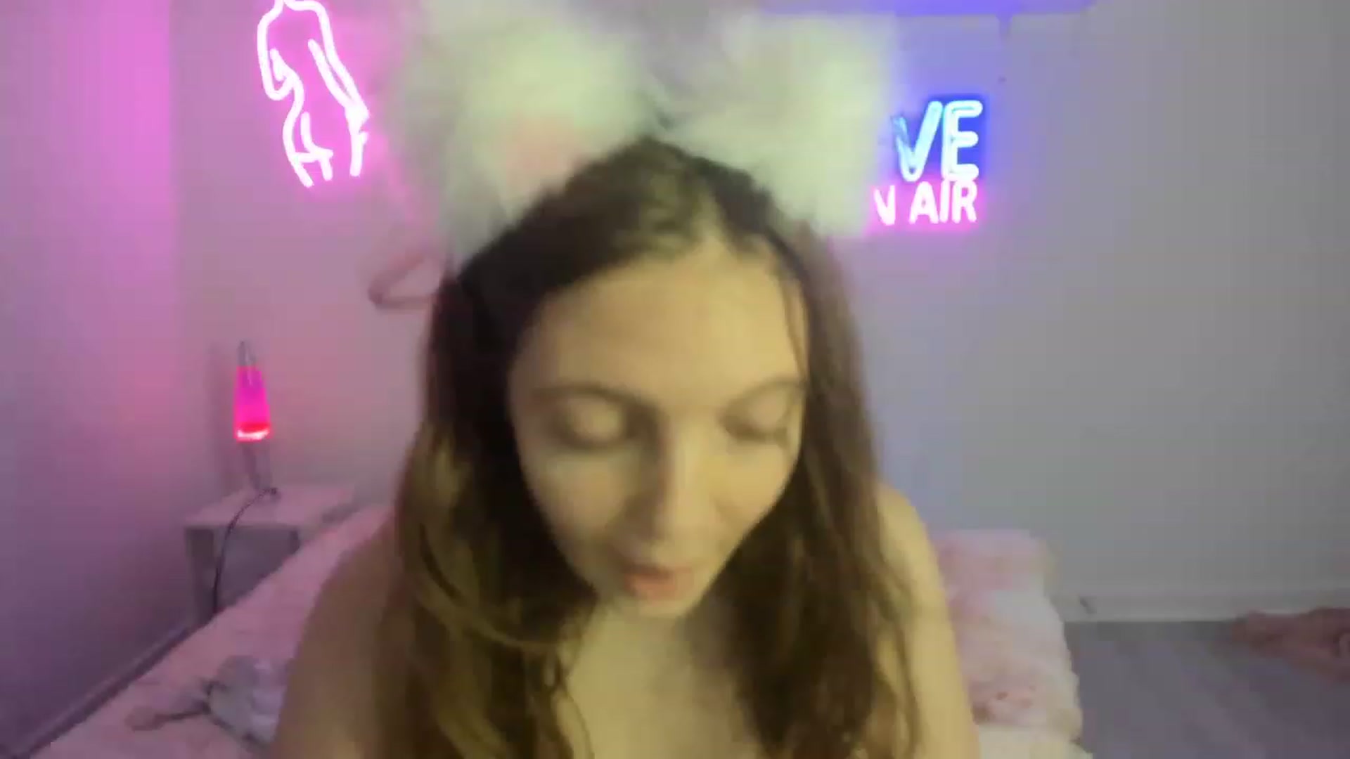 Gallery image thumbnail from HannahFalls's myfreecams stream on, 11/22/2022, 03:48 image 1 of 20