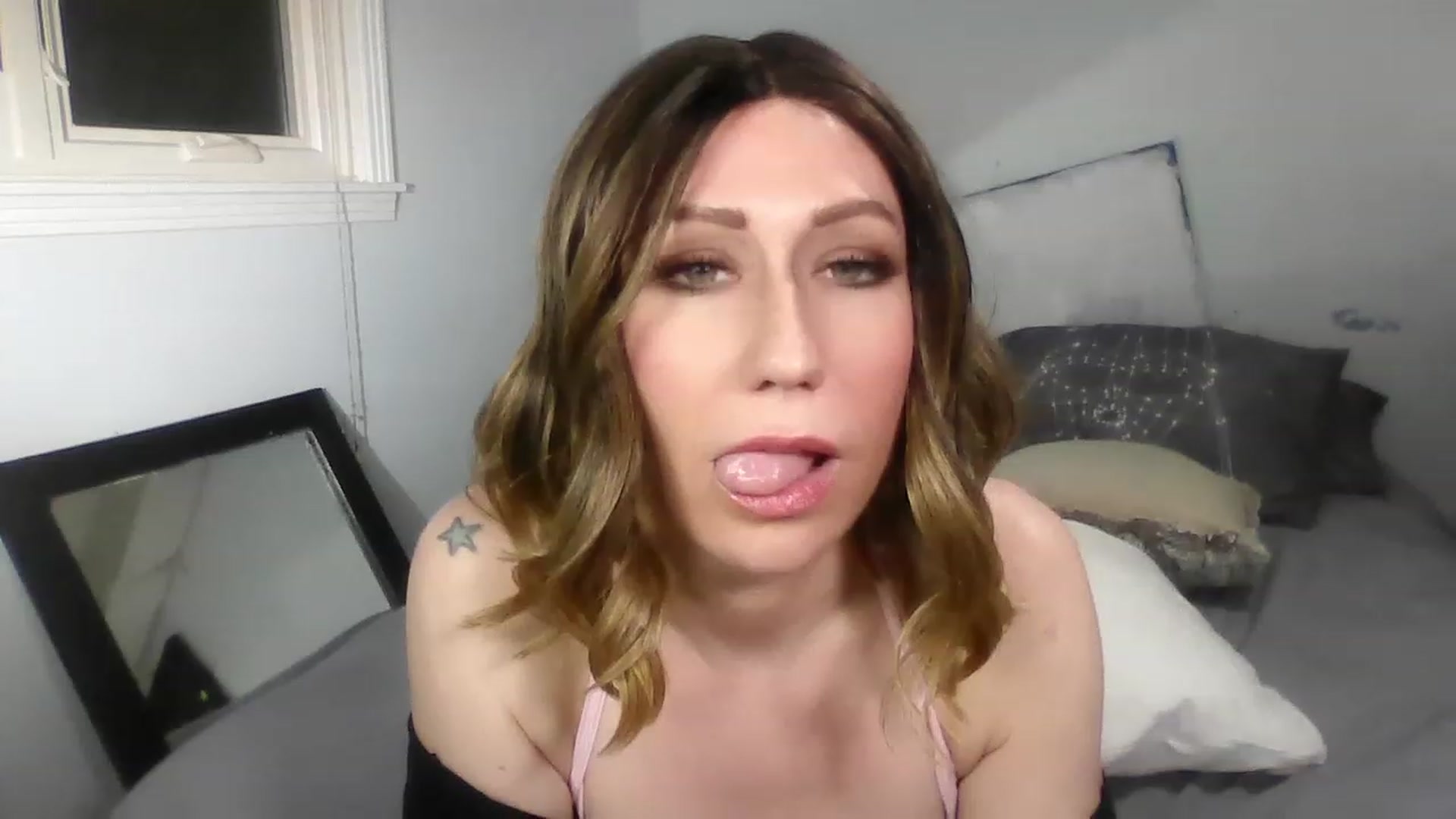Gallery image thumbnail from HannahHarte's myfreecams stream on, 01/23/2023, 06:52 image 17 of 20