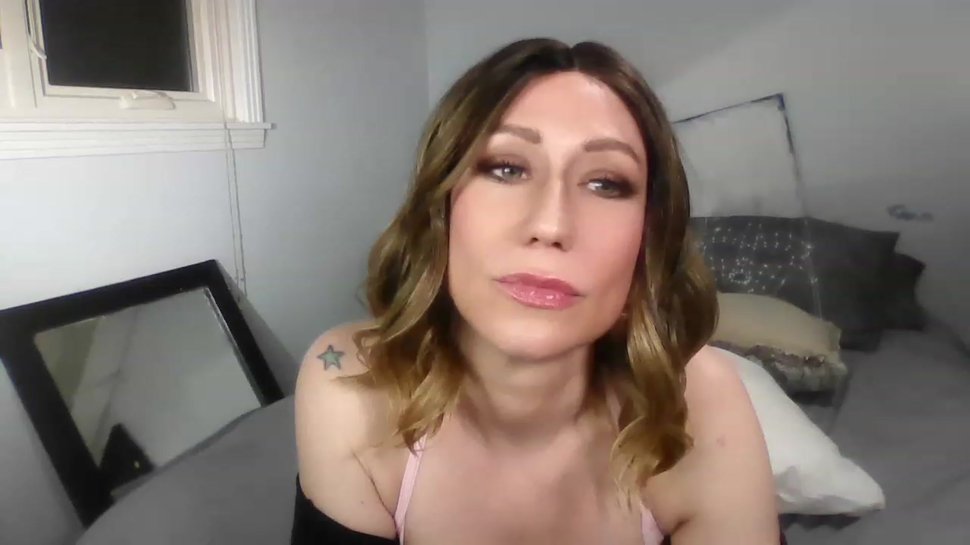 Gallery image thumbnail from HannahHarte's myfreecams stream on, 01/23/2023, 06:52 image 19 of 20