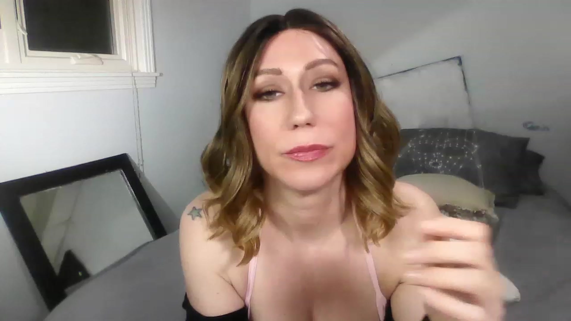 Gallery image thumbnail from HannahHarte's myfreecams stream on, 01/23/2023, 06:52 image 11 of 20