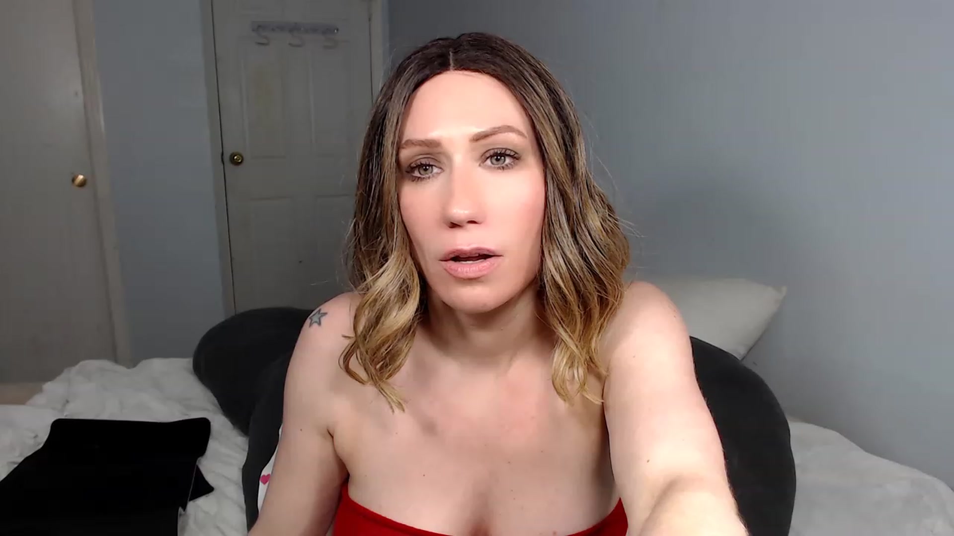 Gallery image thumbnail from HannahHarte's myfreecams stream on, 01/31/2023, 07:32 image 5 of 20