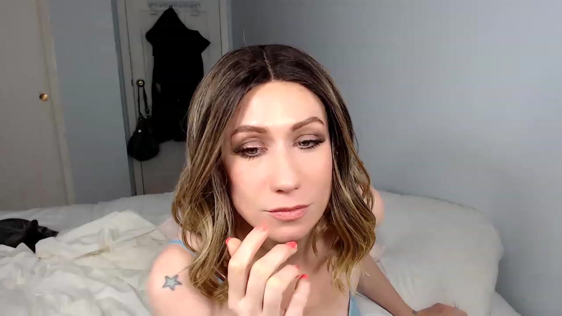 Gallery image thumbnail from HannahHarte's myfreecams stream on, 02/01/2023, 10:52 image 18 of 20