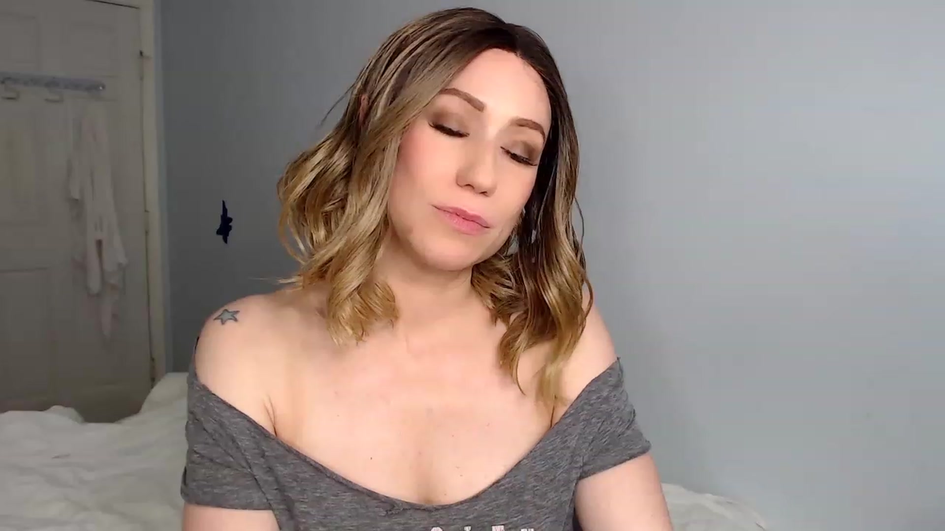 Gallery image thumbnail from HannahHarte's myfreecams stream on, 02/06/2023, 07:08 image 9 of 20