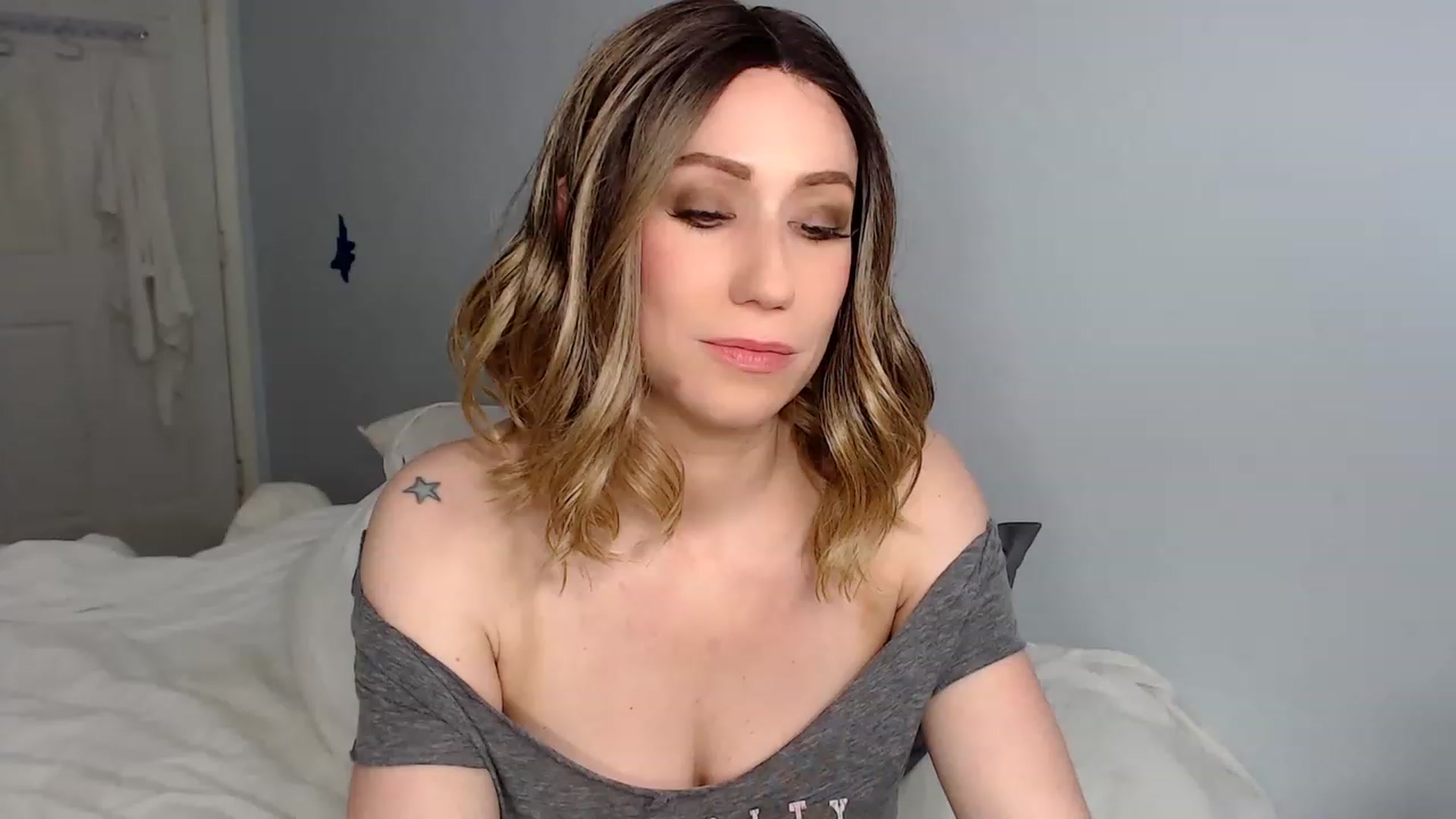 Gallery image thumbnail from HannahHarte's myfreecams stream on, 02/06/2023, 07:08 image 3 of 20