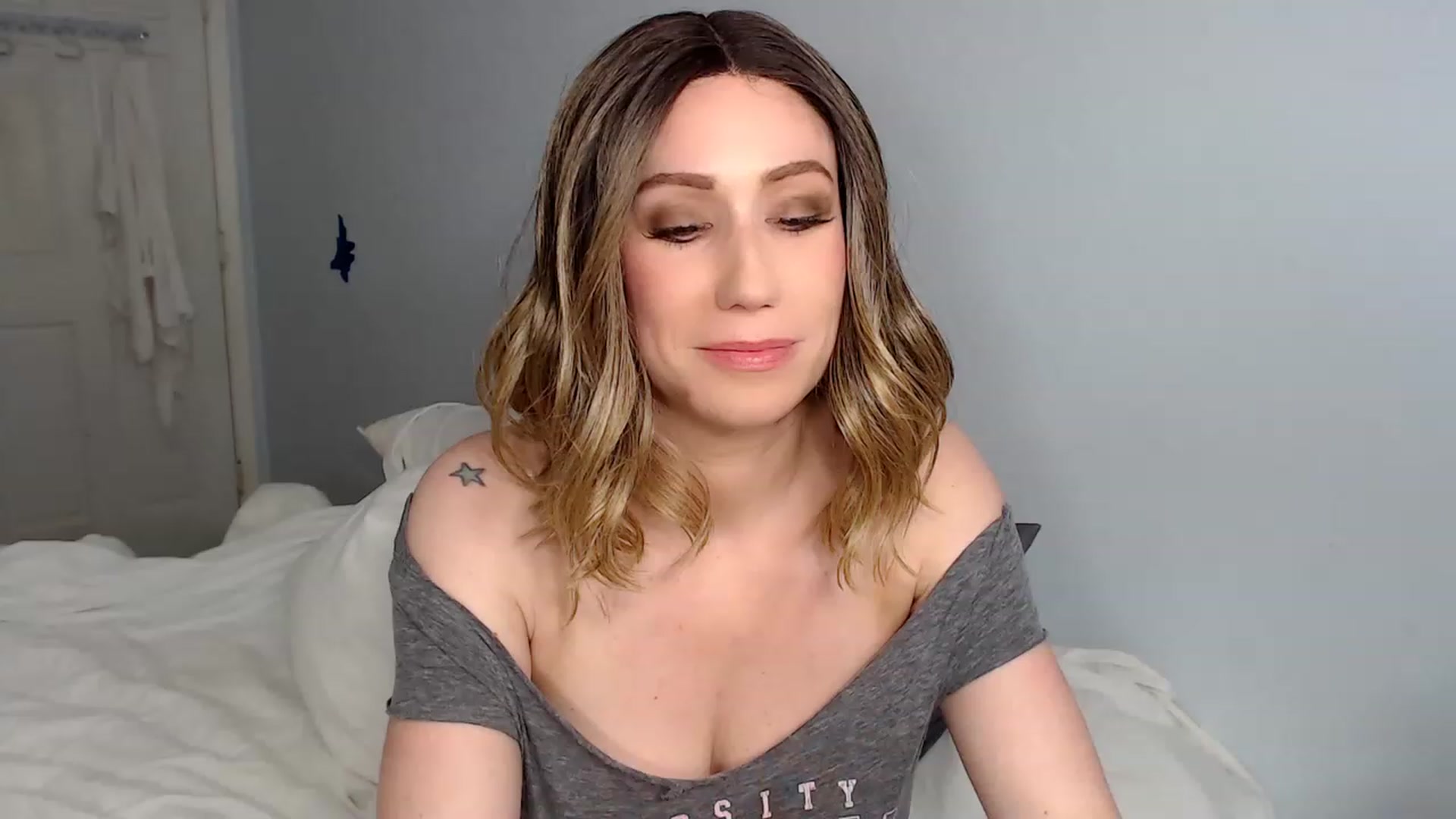 Gallery image thumbnail from HannahHarte's myfreecams stream on, 02/06/2023, 07:08 image 1 of 20