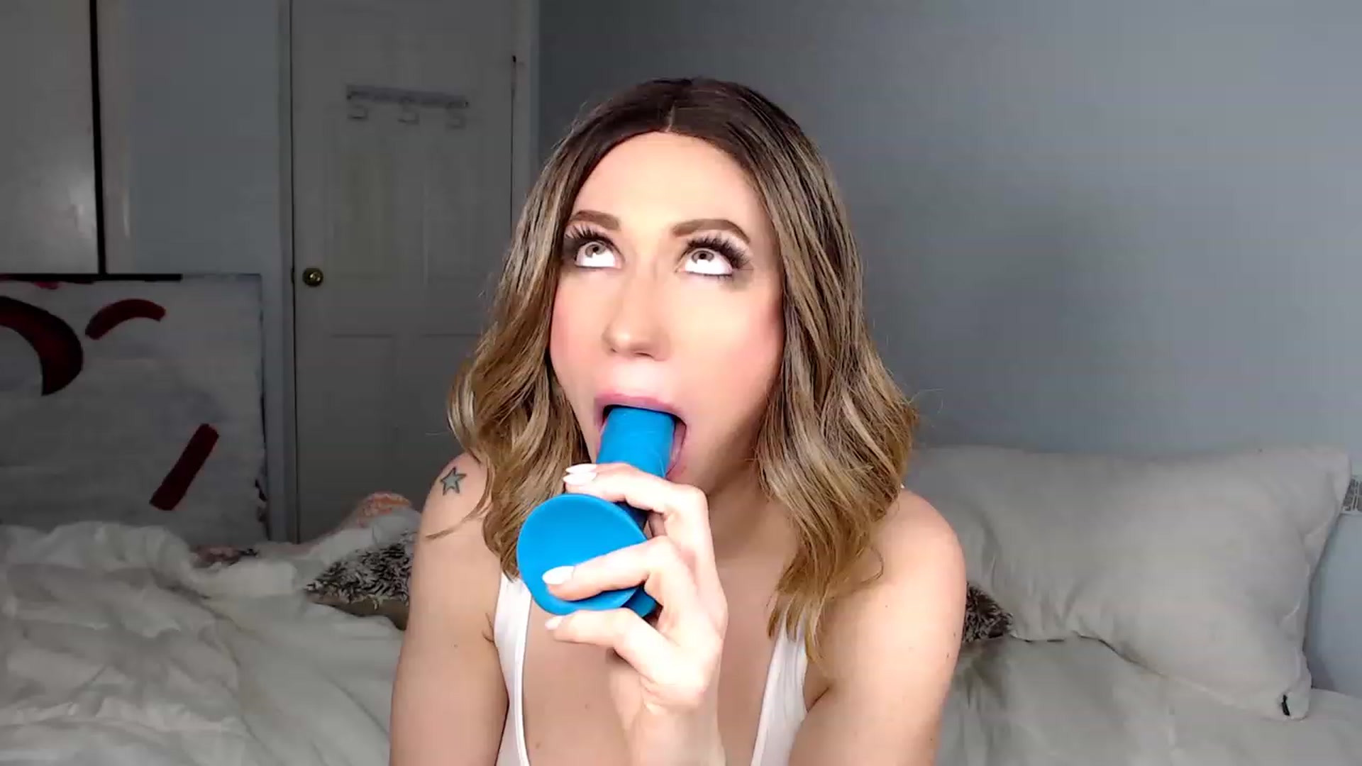Gallery image thumbnail from HannahHarte's myfreecams stream on, 02/17/2023, 08:03 image 1 of 20
