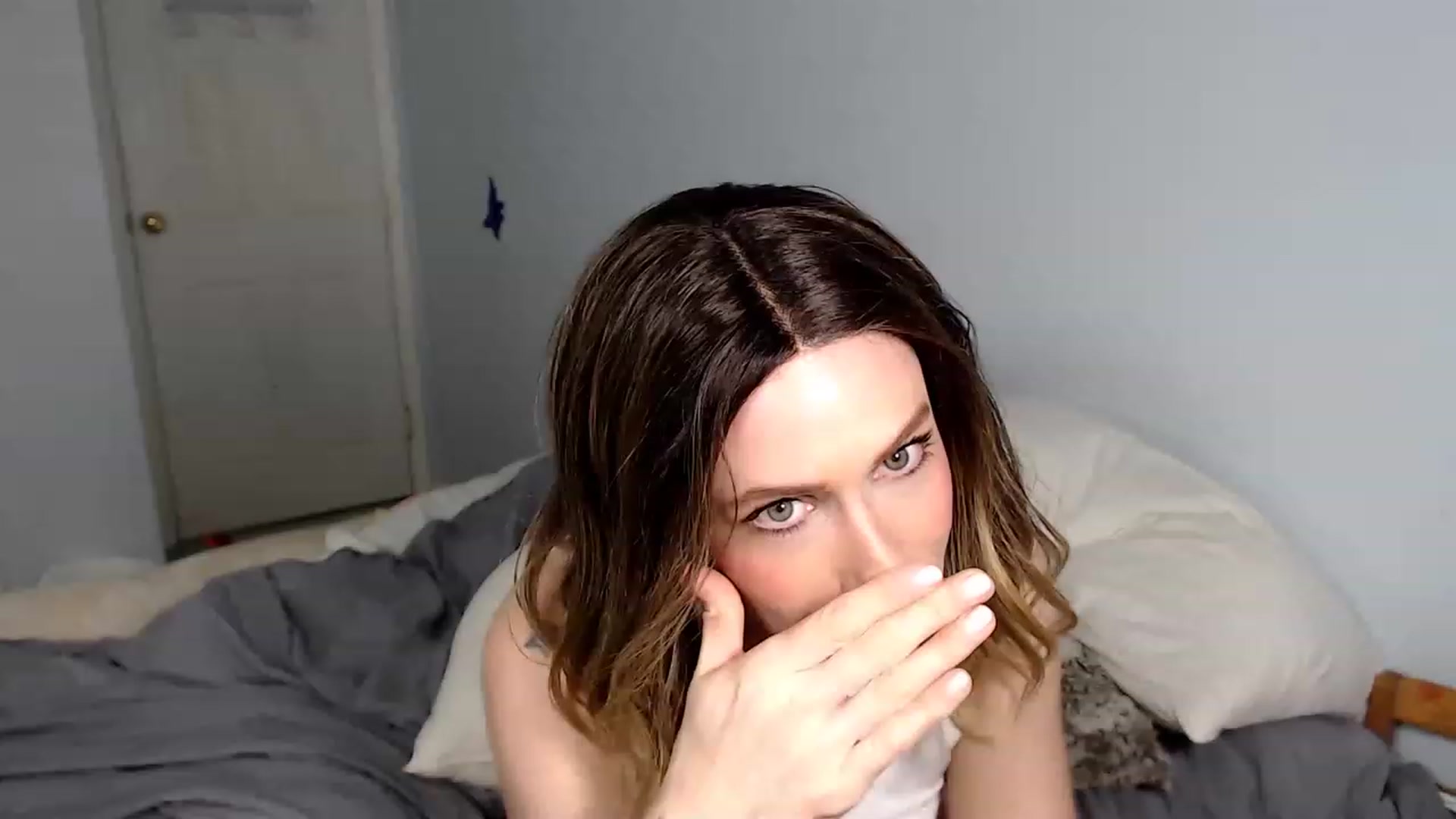 Gallery image thumbnail from HannahHarte's myfreecams stream on, 02/19/2023, 08:47 image 10 of 20
