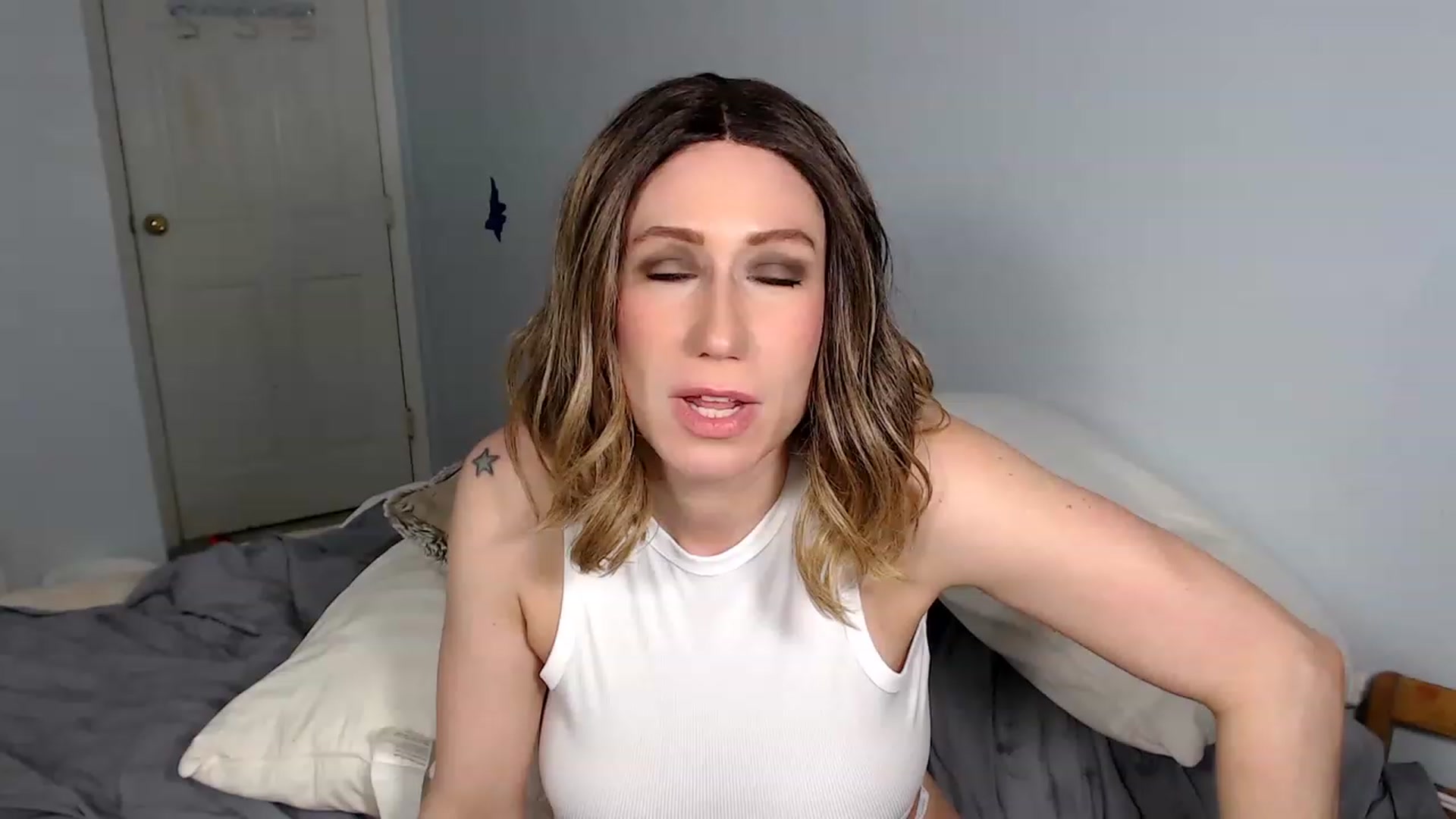 Gallery image thumbnail from HannahHarte's myfreecams stream on, 02/19/2023, 08:47 image 7 of 20