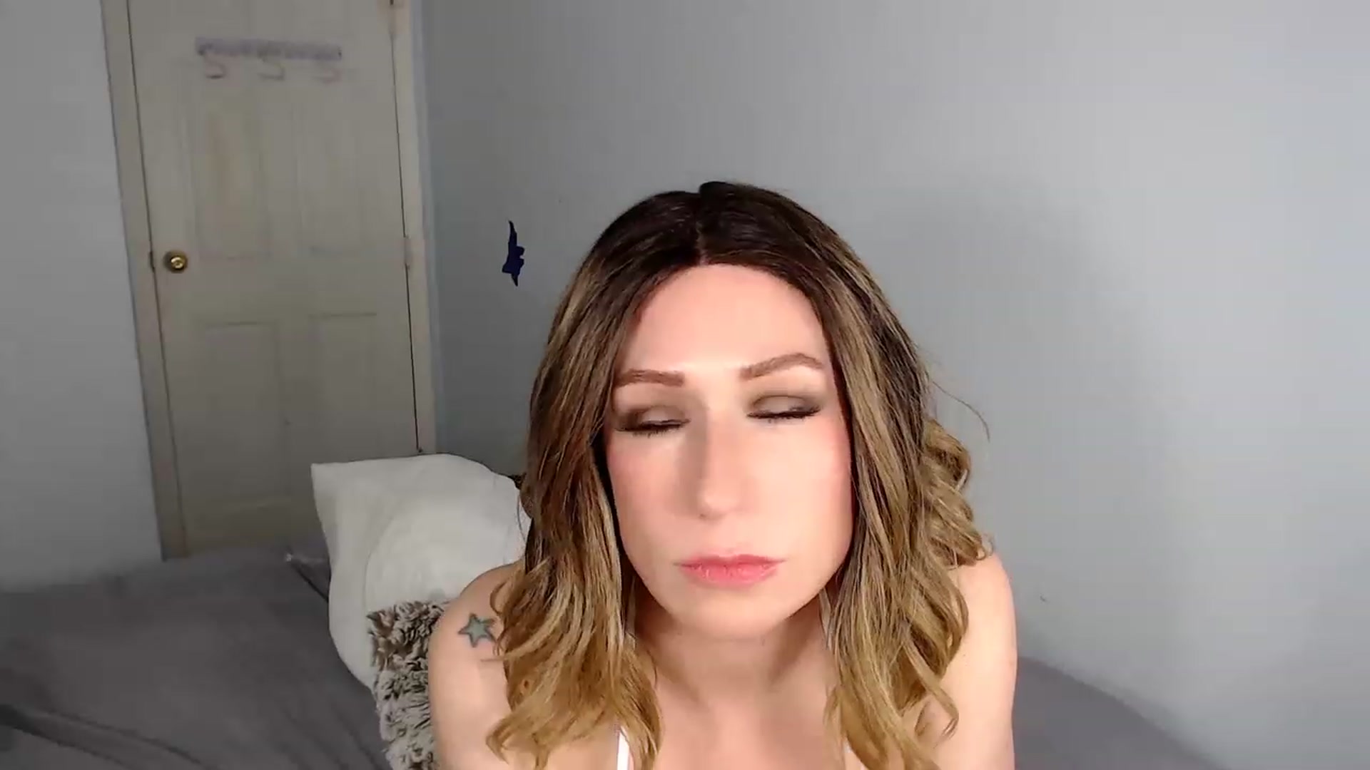 Gallery image thumbnail from HannahHarte's myfreecams stream on, 02/21/2023, 06:39 image 2 of 20