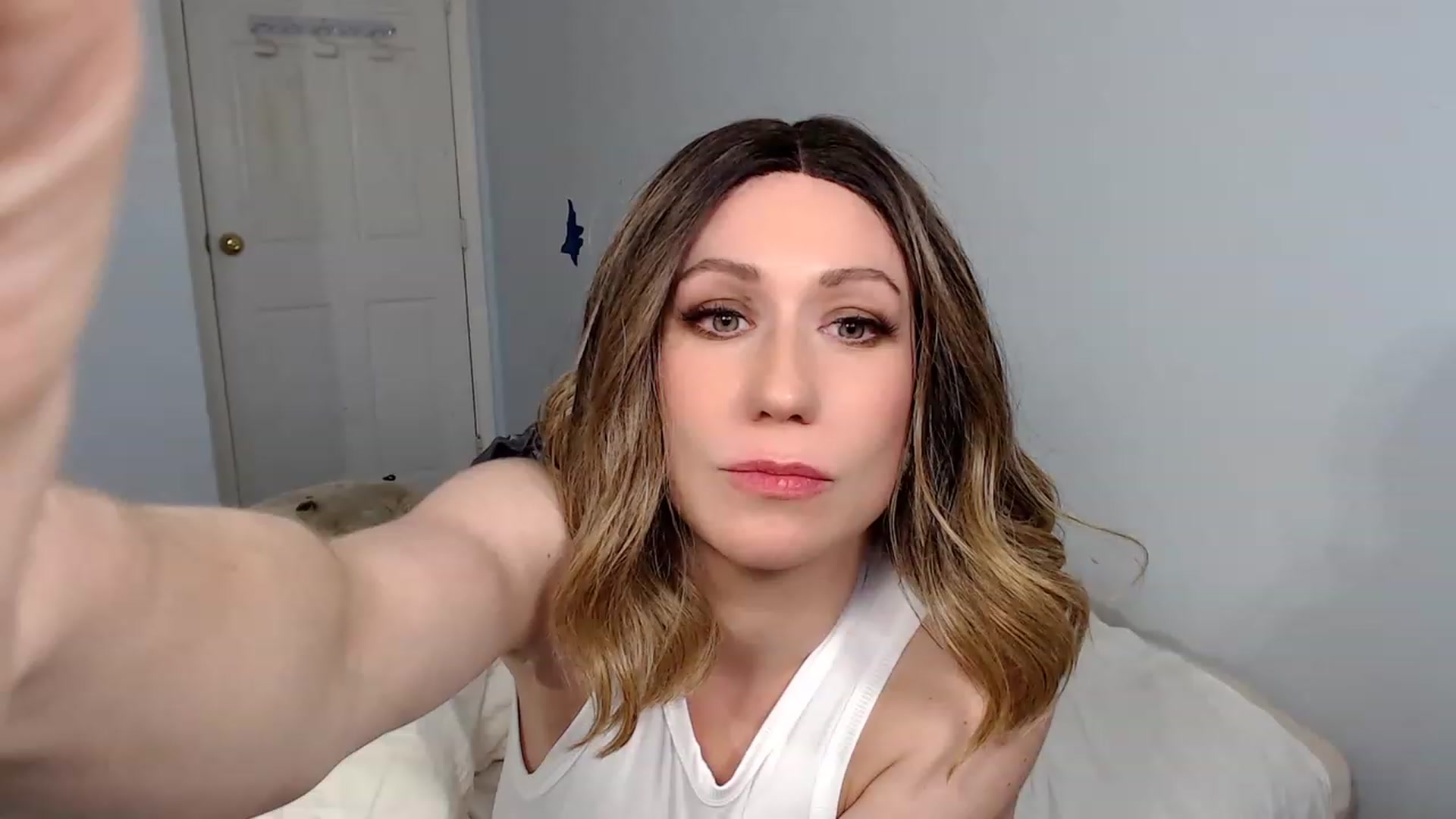 Gallery image thumbnail from HannahHarte's myfreecams stream on, 02/28/2023, 21:37 image 6 of 20
