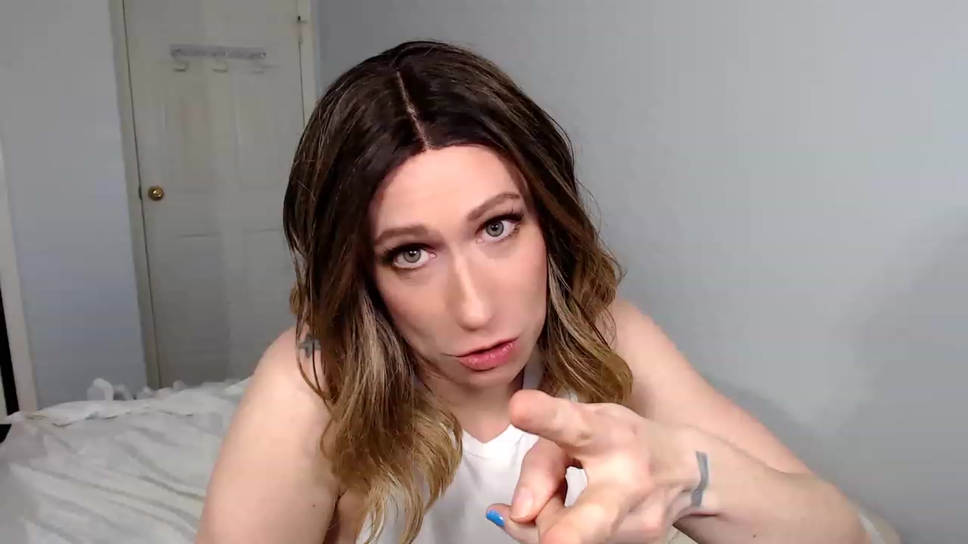 Gallery image thumbnail from HannahHarte's myfreecams stream on, 02/28/2023, 21:37 image 14 of 20