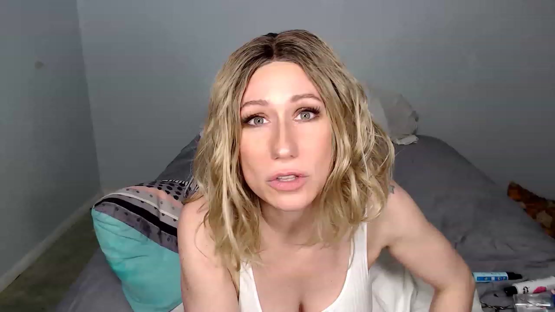 Gallery image thumbnail from HannahHarte's myfreecams stream on, 03/14/2023, 12:59 image 8 of 20