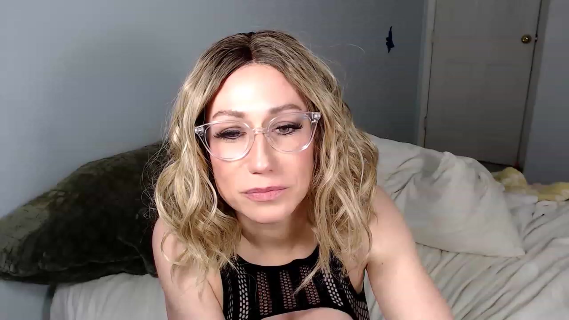 Gallery image thumbnail from HannahHarte's myfreecams stream on, 03/21/2023, 07:31 image 15 of 20