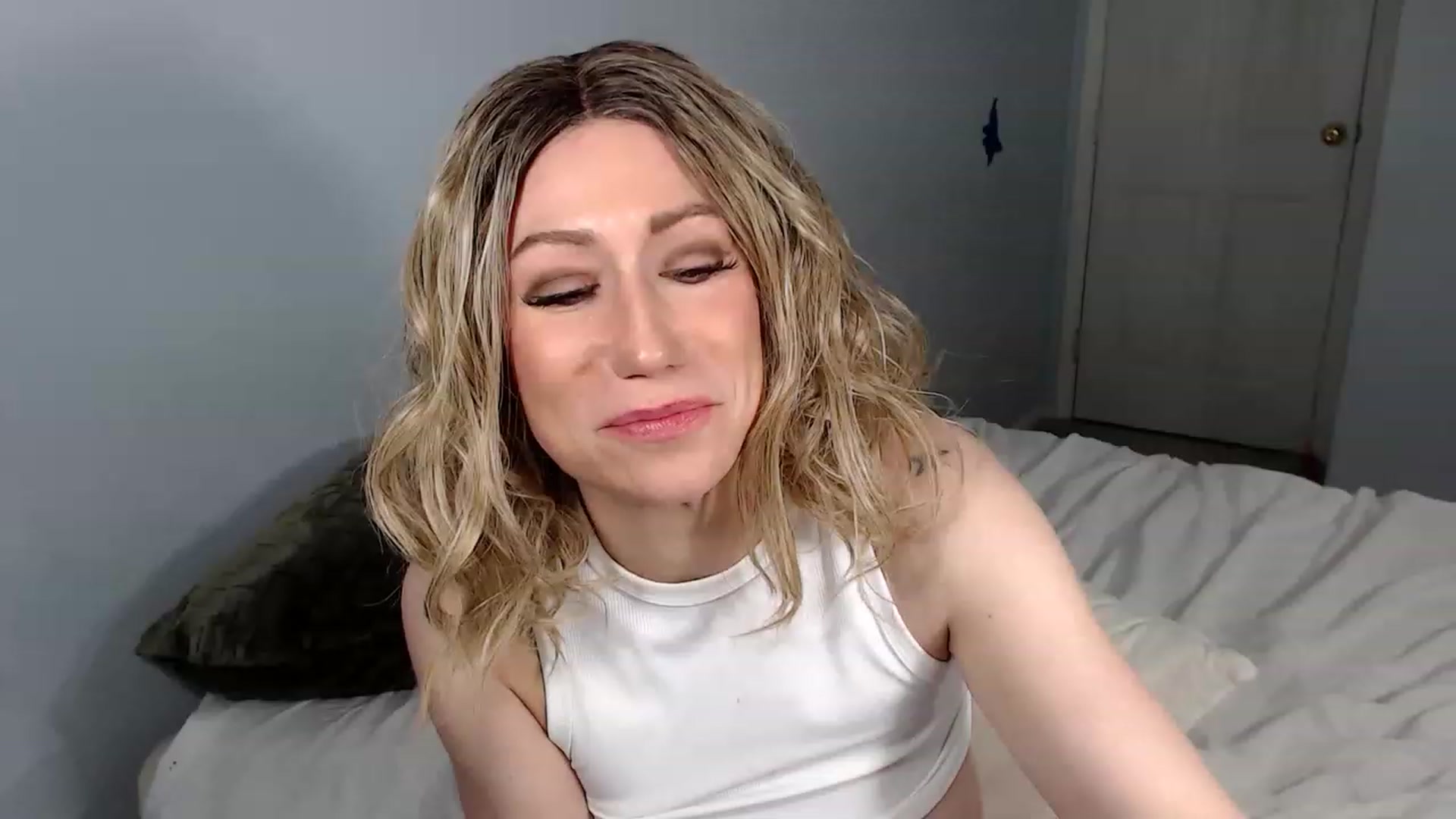 Gallery image thumbnail from HannahHarte's myfreecams stream on, 03/22/2023, 06:22 image 14 of 20
