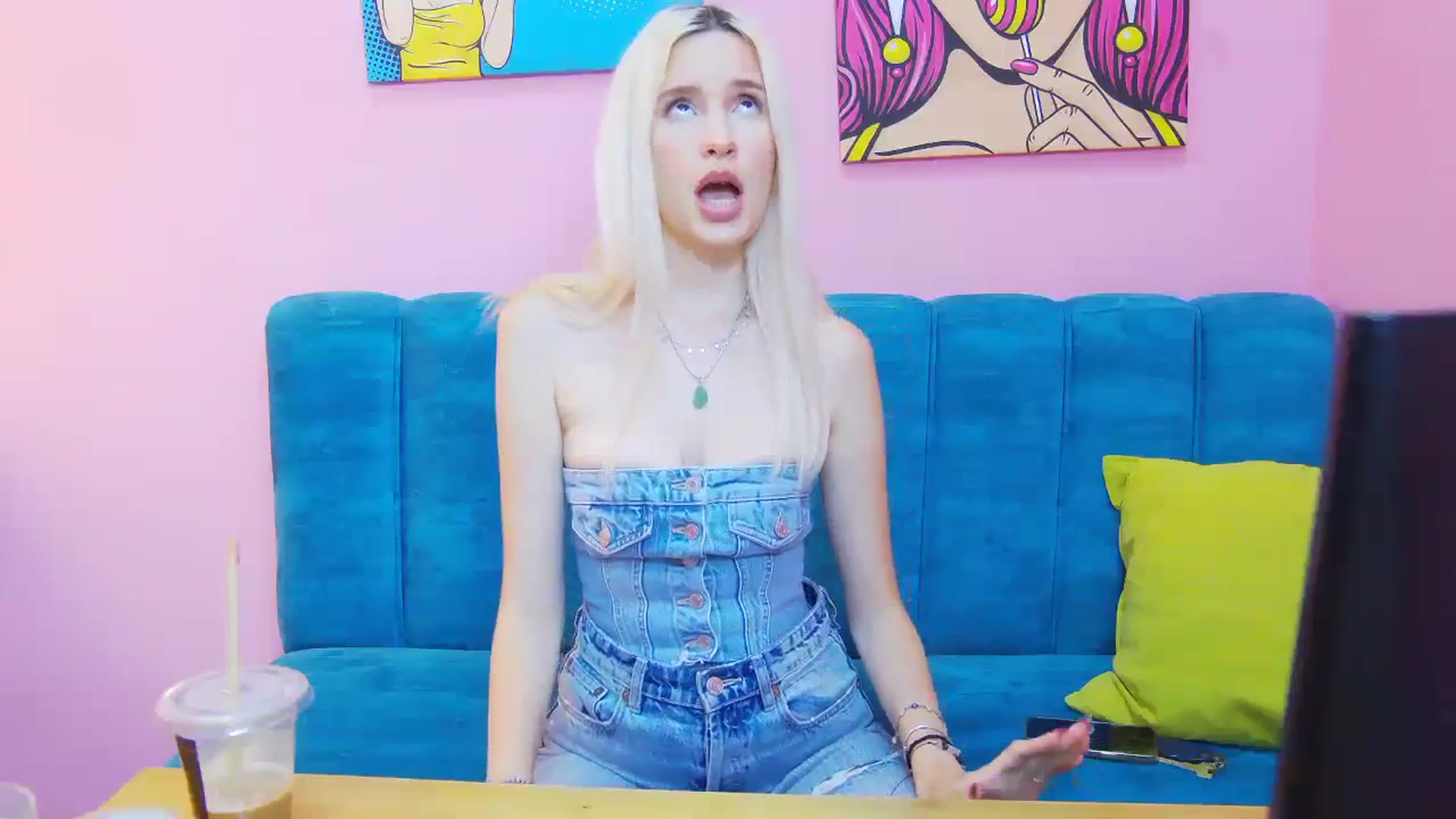 Gallery image thumbnail from HannahLea's myfreecams stream on, 09/12/2023, 15:06 image 7 of 20