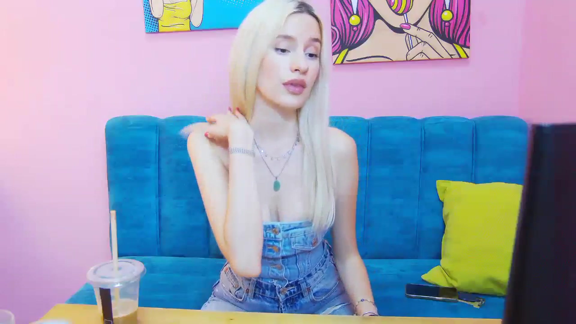 Gallery image thumbnail from HannahLea's myfreecams stream on, 09/12/2023, 15:06 image 15 of 20
