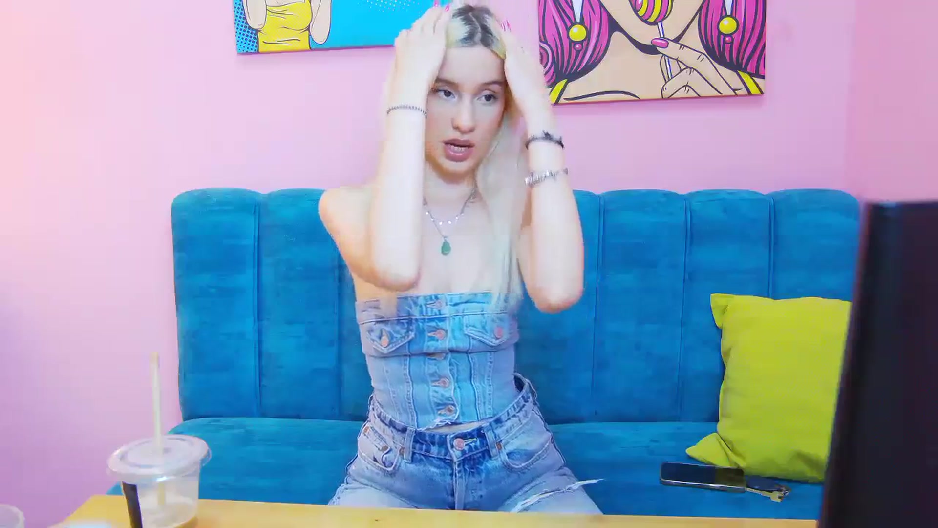 Gallery image thumbnail from HannahLea's myfreecams stream on, 09/12/2023, 15:06 image 3 of 20