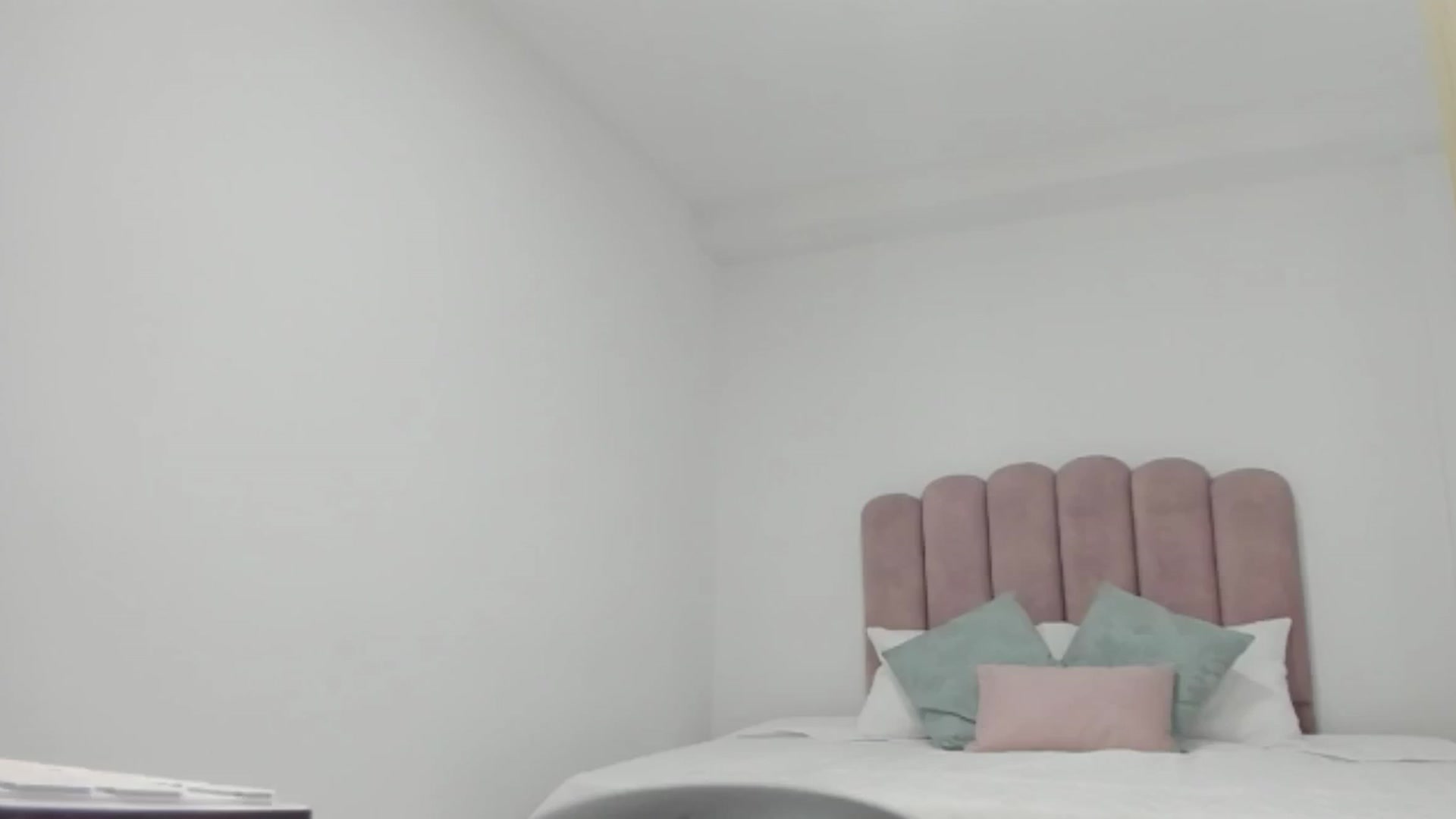 Gallery image thumbnail from HannahValen's myfreecams stream on, 08/13/2024, 15:17 image 6 of 20