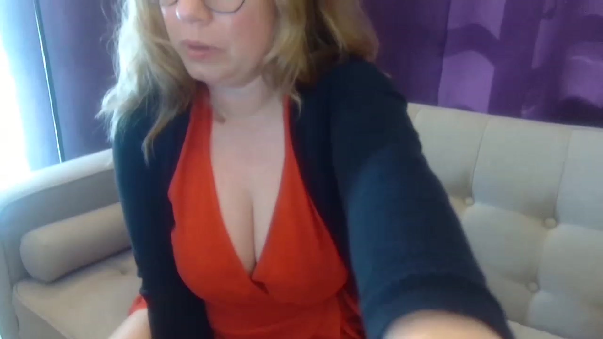 Gallery image thumbnail from Hannah_Love's myfreecams stream on, 04/25/2023, 22:38 image 9 of 20
