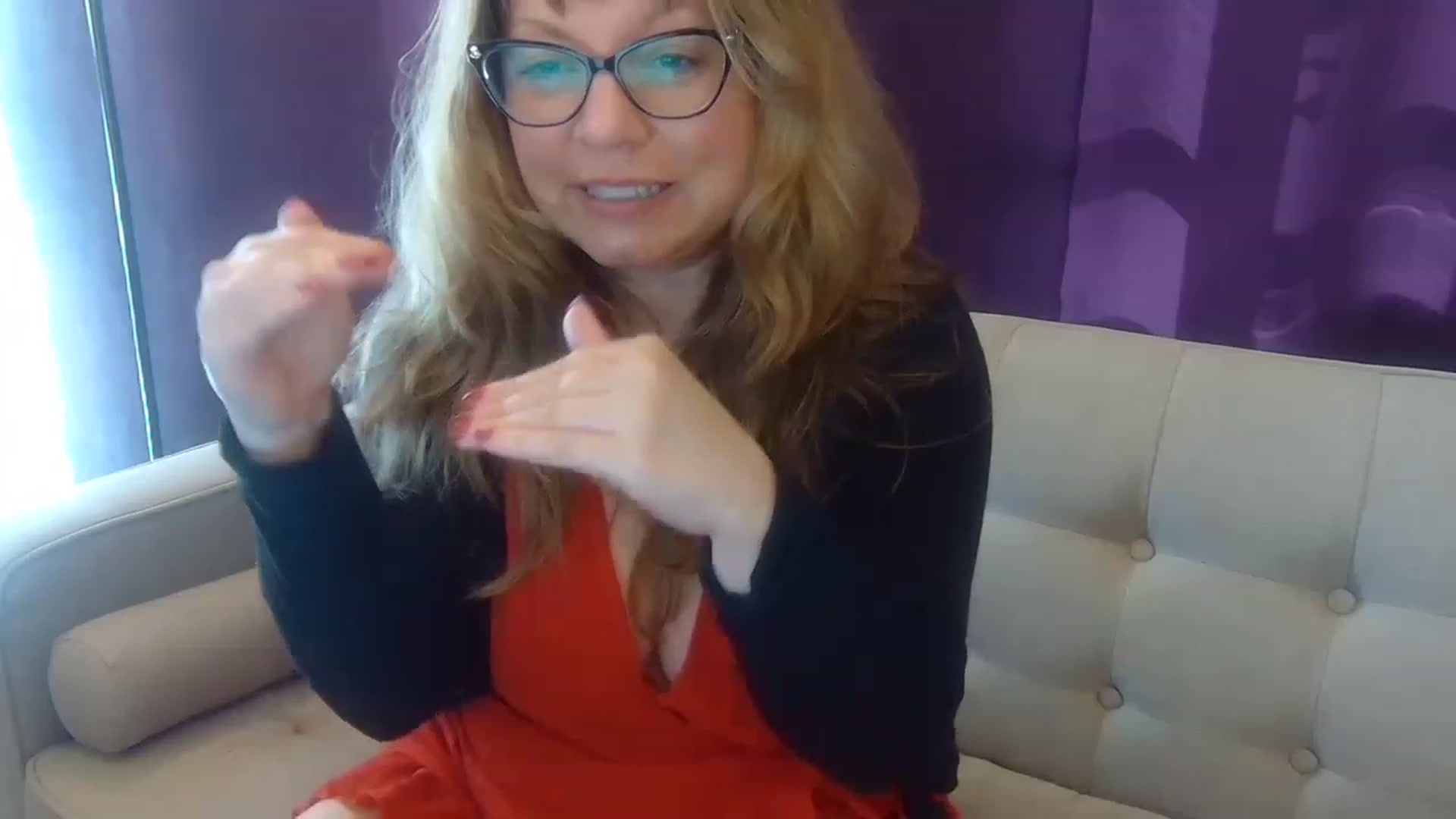 Gallery image thumbnail from Hannah_Love's myfreecams stream on, 04/25/2023, 22:38 image 14 of 20