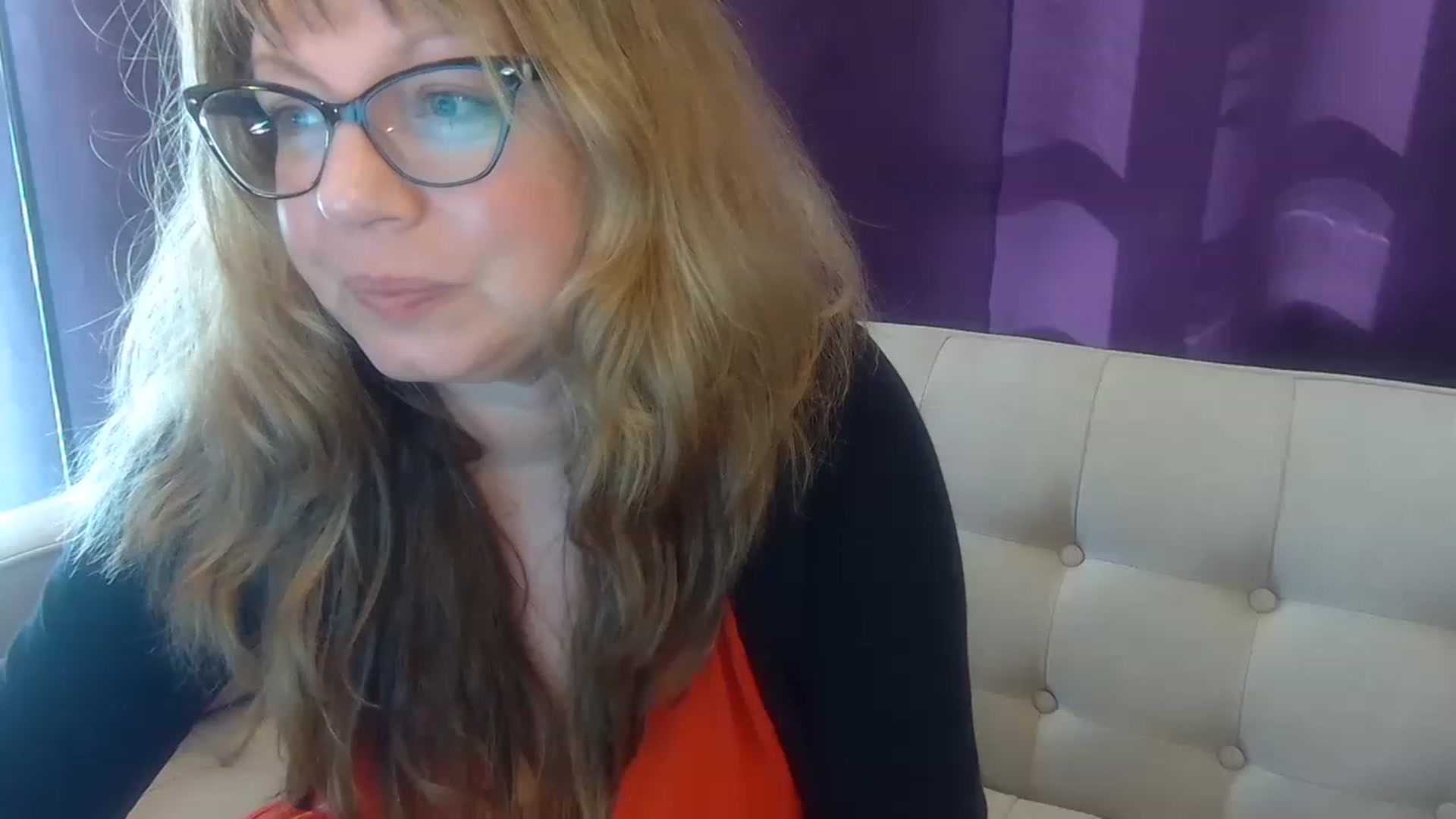 Gallery image thumbnail from Hannah_Love's myfreecams stream on, 04/25/2023, 22:38 image 7 of 20