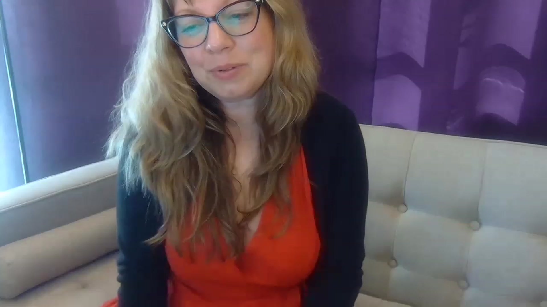 Gallery image thumbnail from Hannah_Love's myfreecams stream on, 04/25/2023, 22:38 image 5 of 20