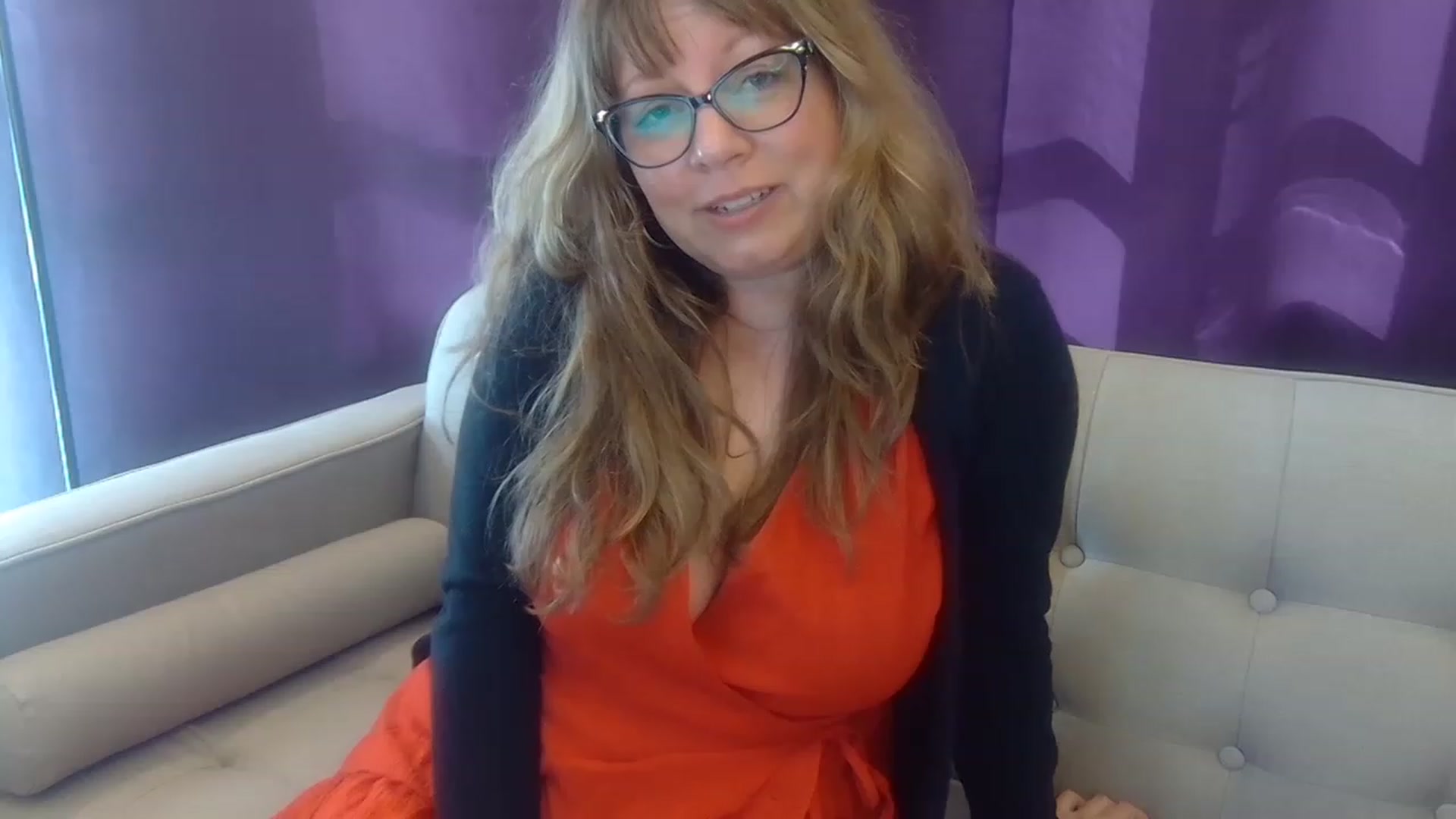 Gallery image thumbnail from Hannah_Love's myfreecams stream on, 04/25/2023, 22:38 image 1 of 20