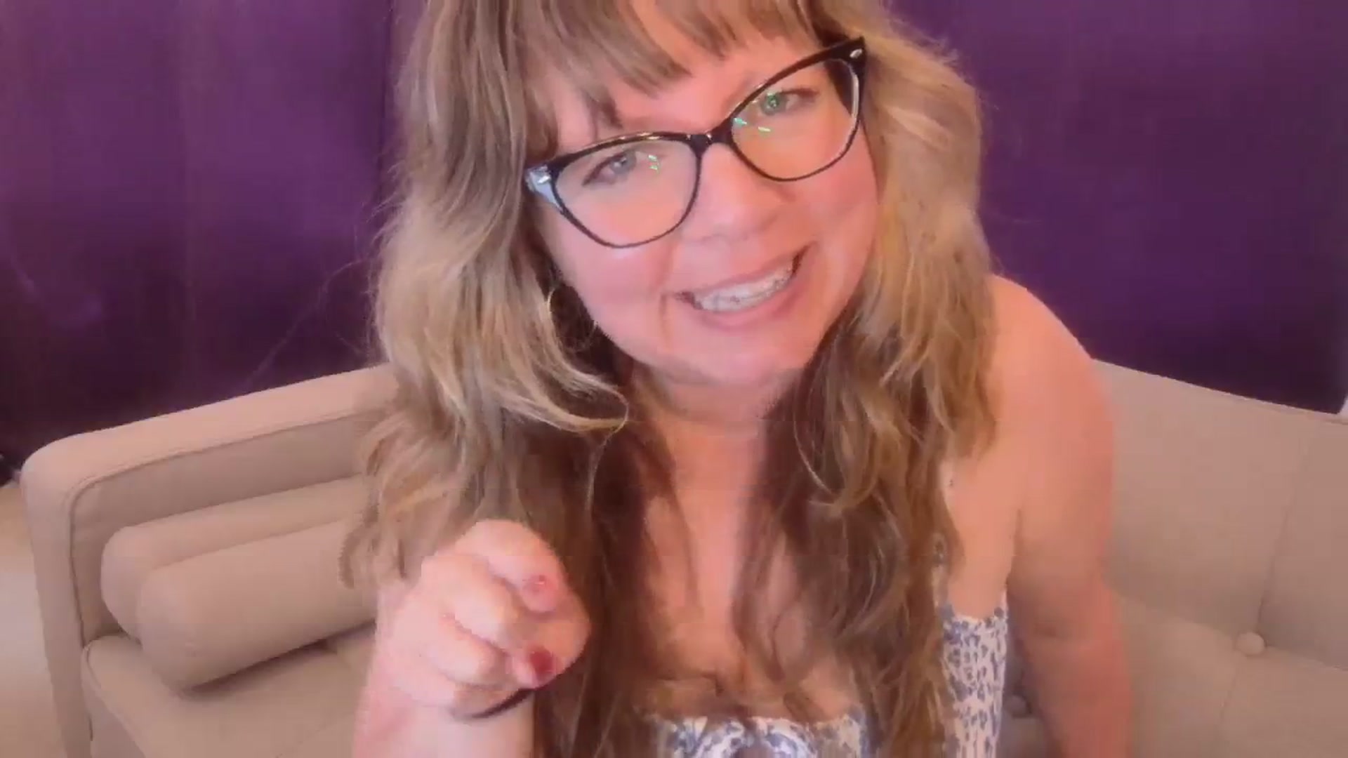 Gallery image thumbnail from Hannah_Love's myfreecams stream on, 07/24/2023, 21:23 image 16 of 20