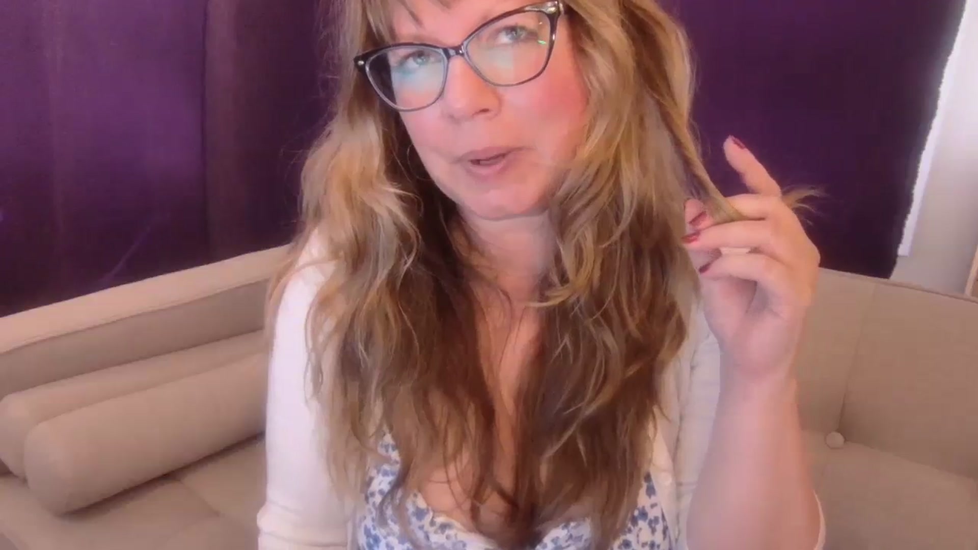 Gallery image thumbnail from Hannah_Love's myfreecams stream on, 07/24/2023, 21:23 image 12 of 20