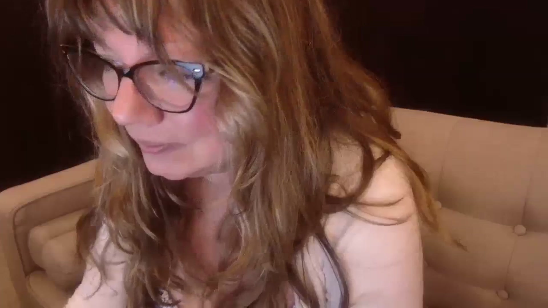 Gallery image thumbnail from Hannah_Love's myfreecams stream on, 07/25/2023, 03:50 image 3 of 20