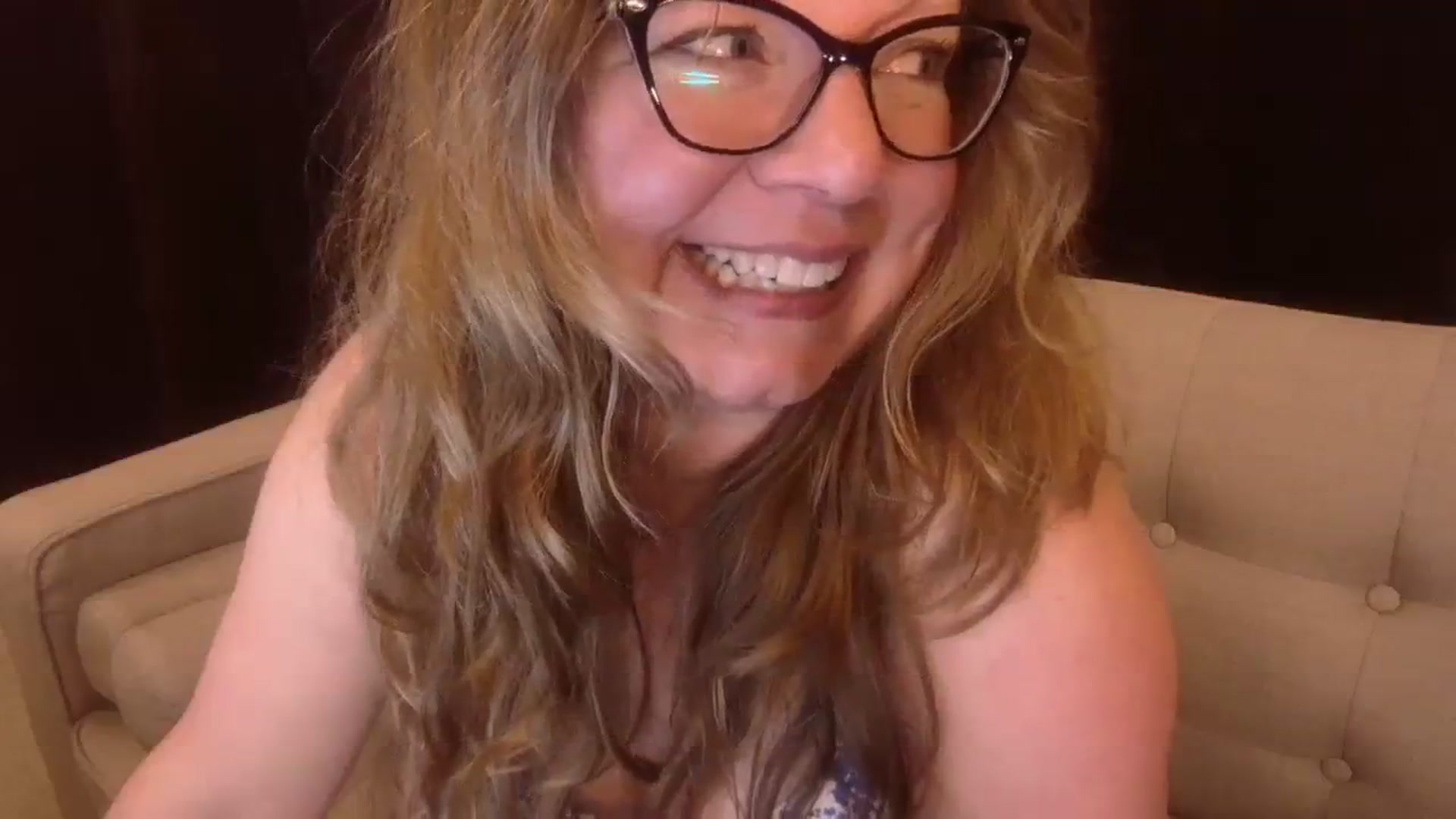 Gallery image thumbnail from Hannah_Love's myfreecams stream on, 07/25/2023, 03:50 image 18 of 20