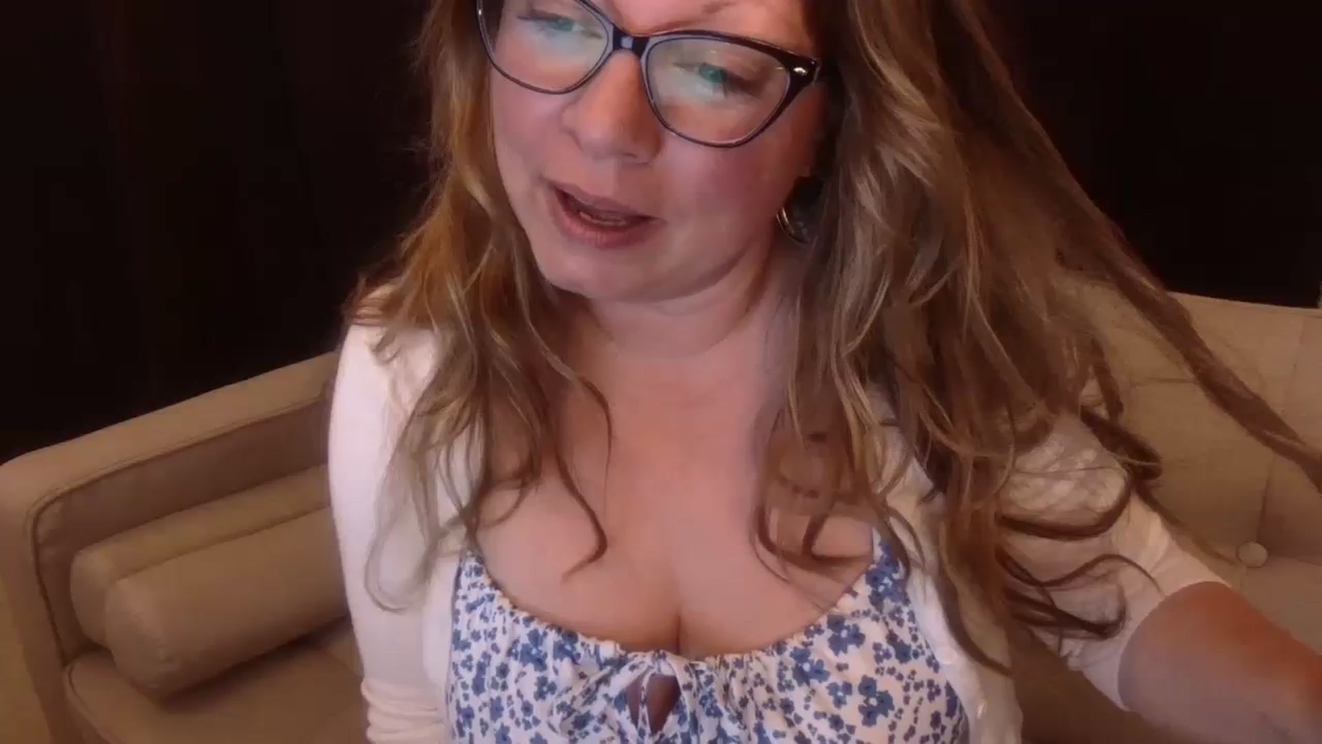 Gallery image thumbnail from Hannah_Love's myfreecams stream on, 07/25/2023, 03:50 image 1 of 20