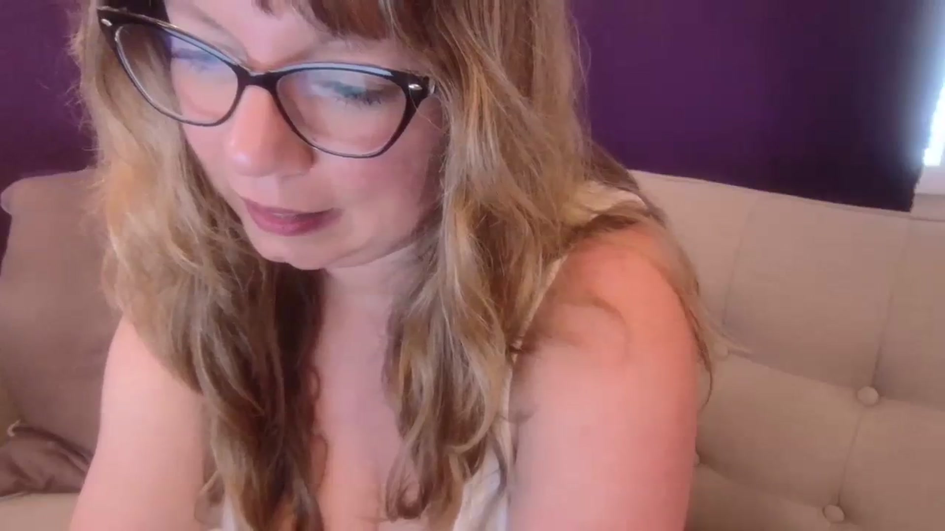 Gallery image thumbnail from Hannah_Love's myfreecams stream on, 07/31/2023, 22:19 image 12 of 20