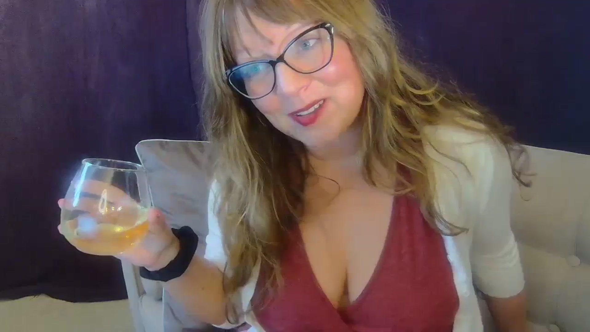 Gallery image thumbnail from Hannah_Love's myfreecams stream on, 02/29/2024, 22:58 image 3 of 20