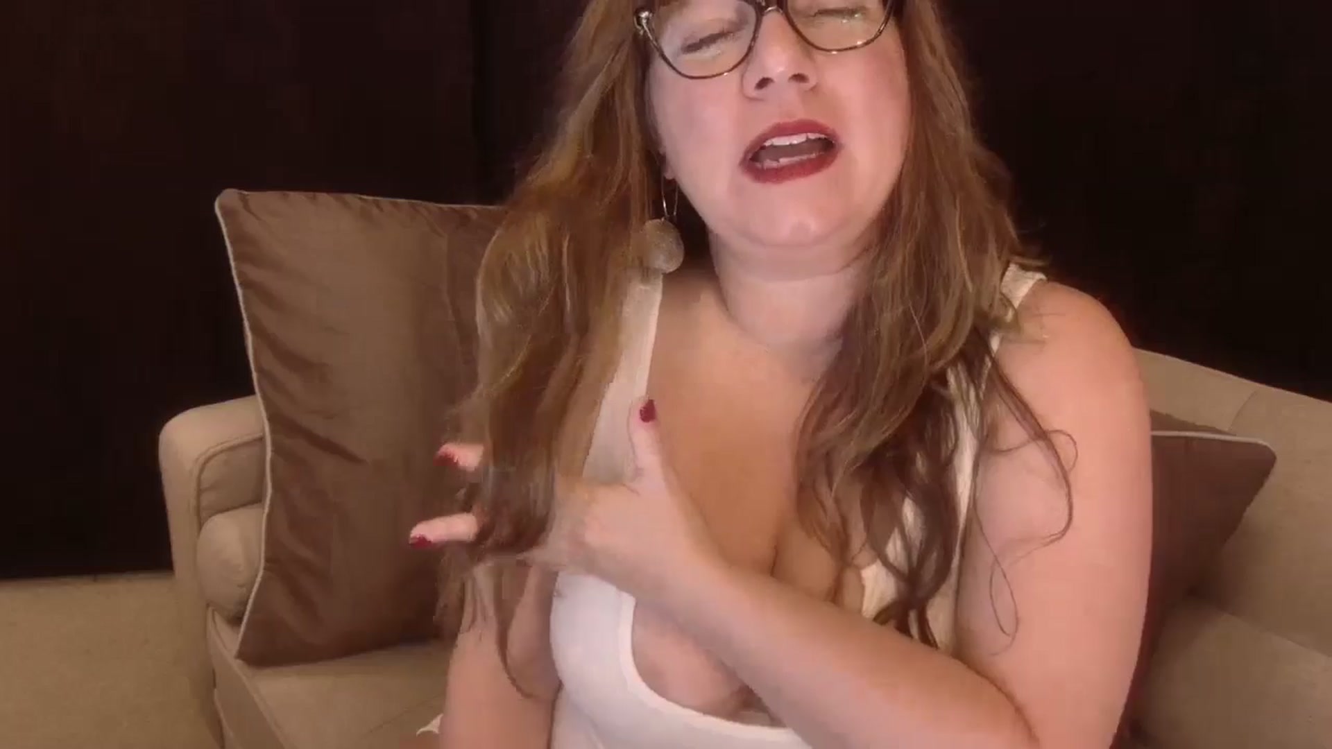 Gallery image thumbnail from Hannah_Love's myfreecams stream on, 09/28/2024, 03:53 image 9 of 20
