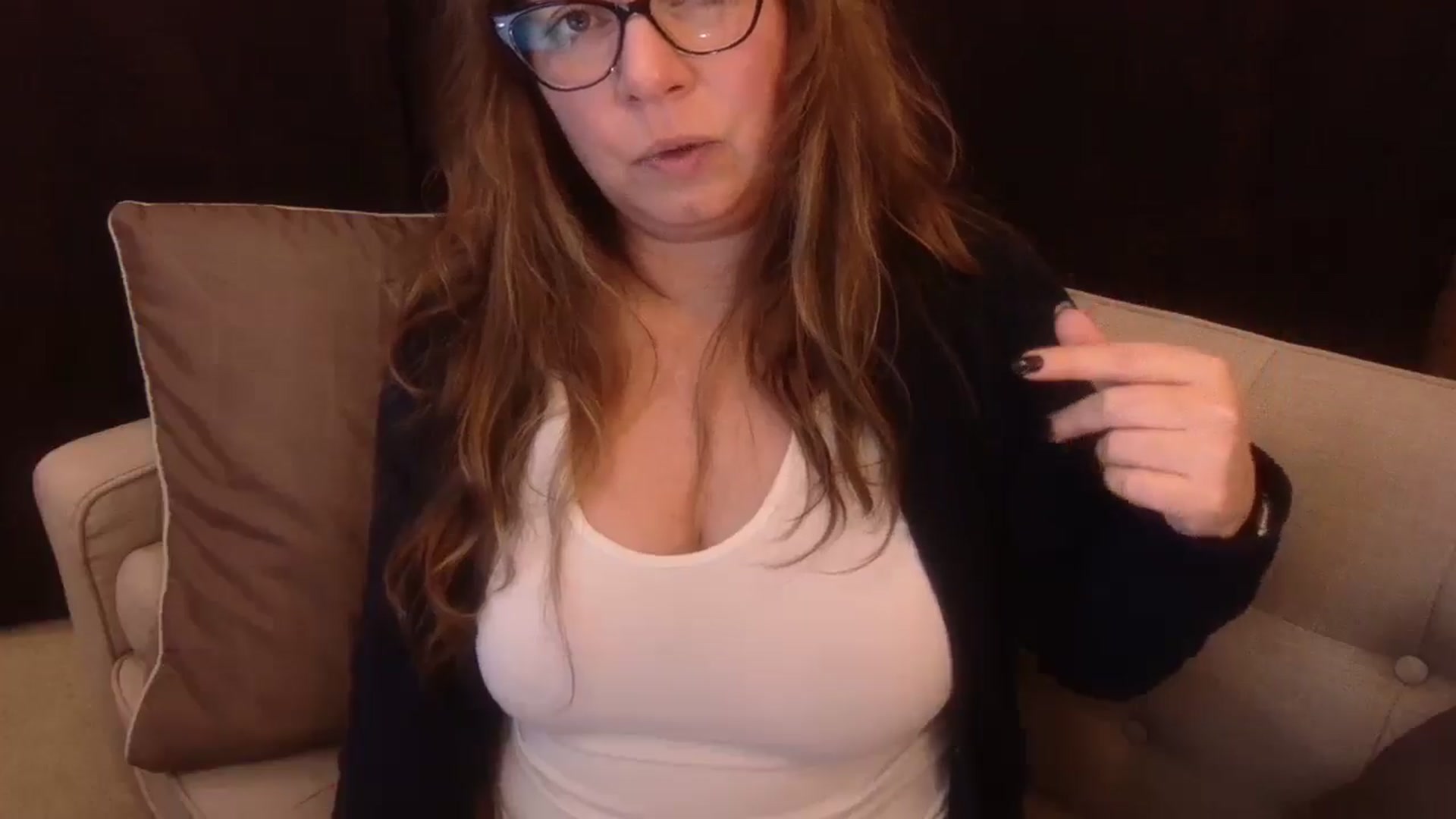 Gallery image thumbnail from Hannah_Love's myfreecams stream on, 01/31/2025, 23:32 image 17 of 20